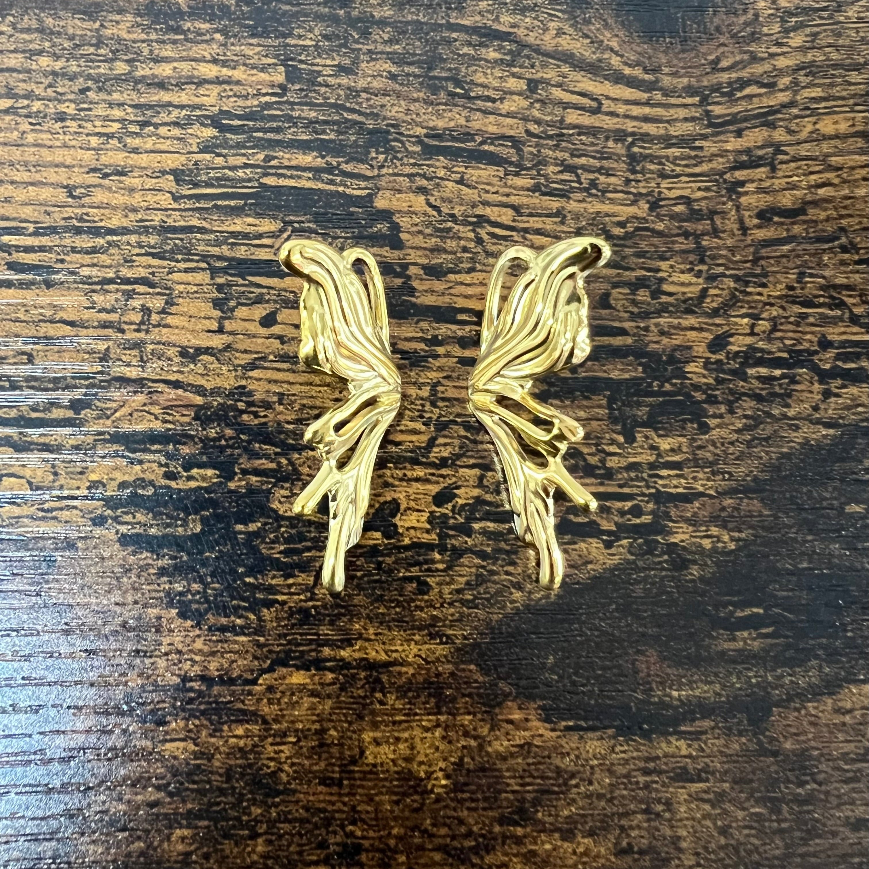 Anew golden butterfly earrings