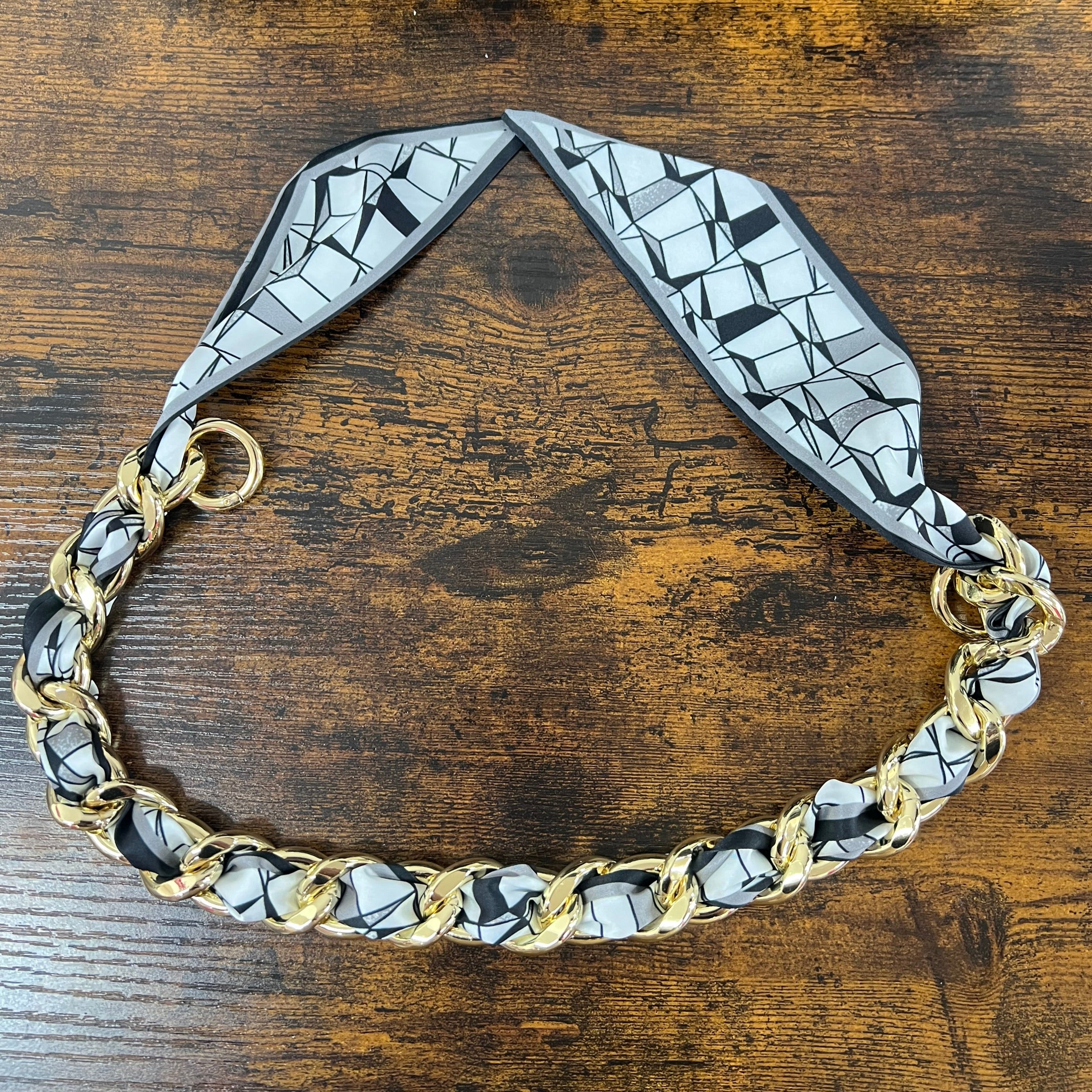Catena foulard astro bianca e nera