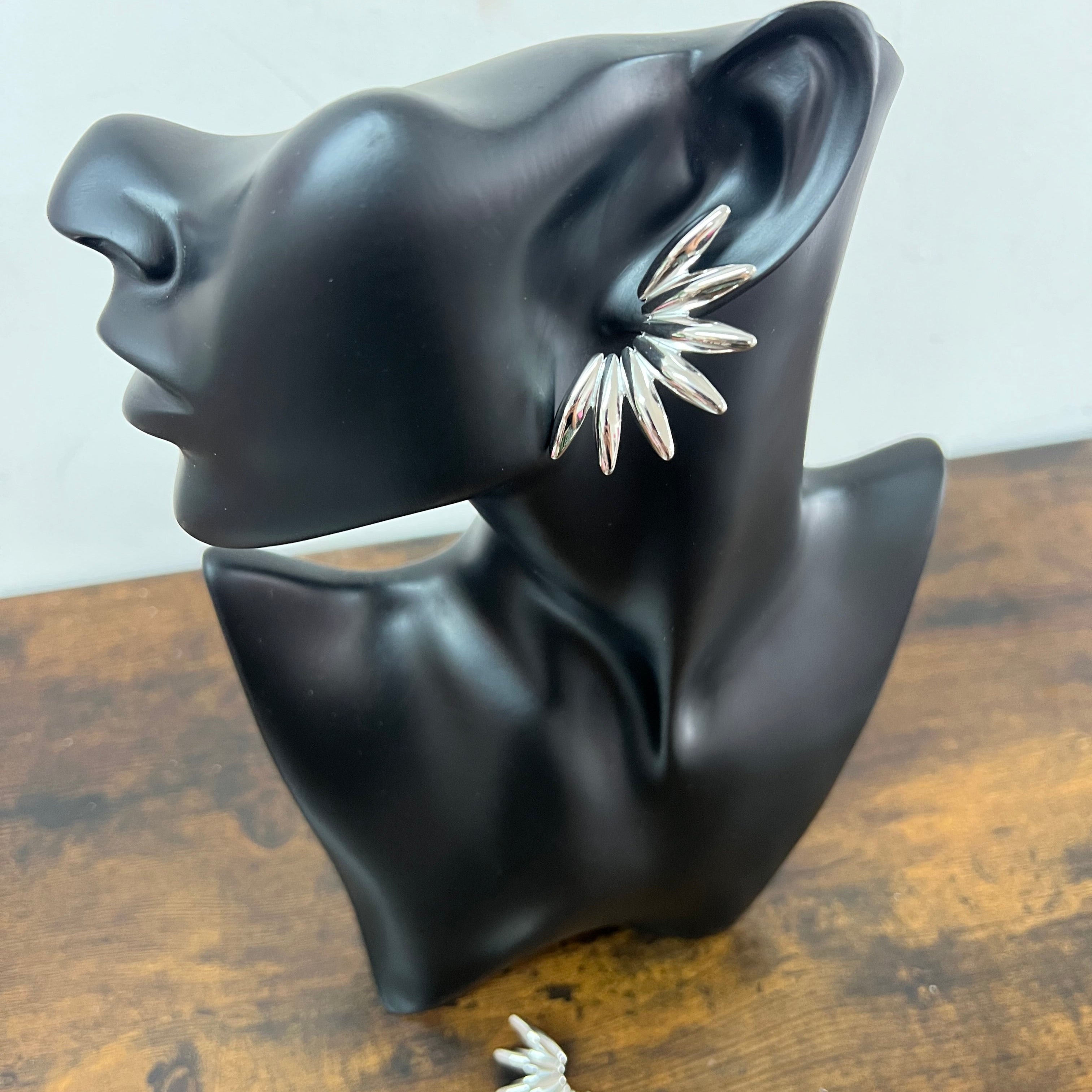 Orecchini anew mezza margherita argentata