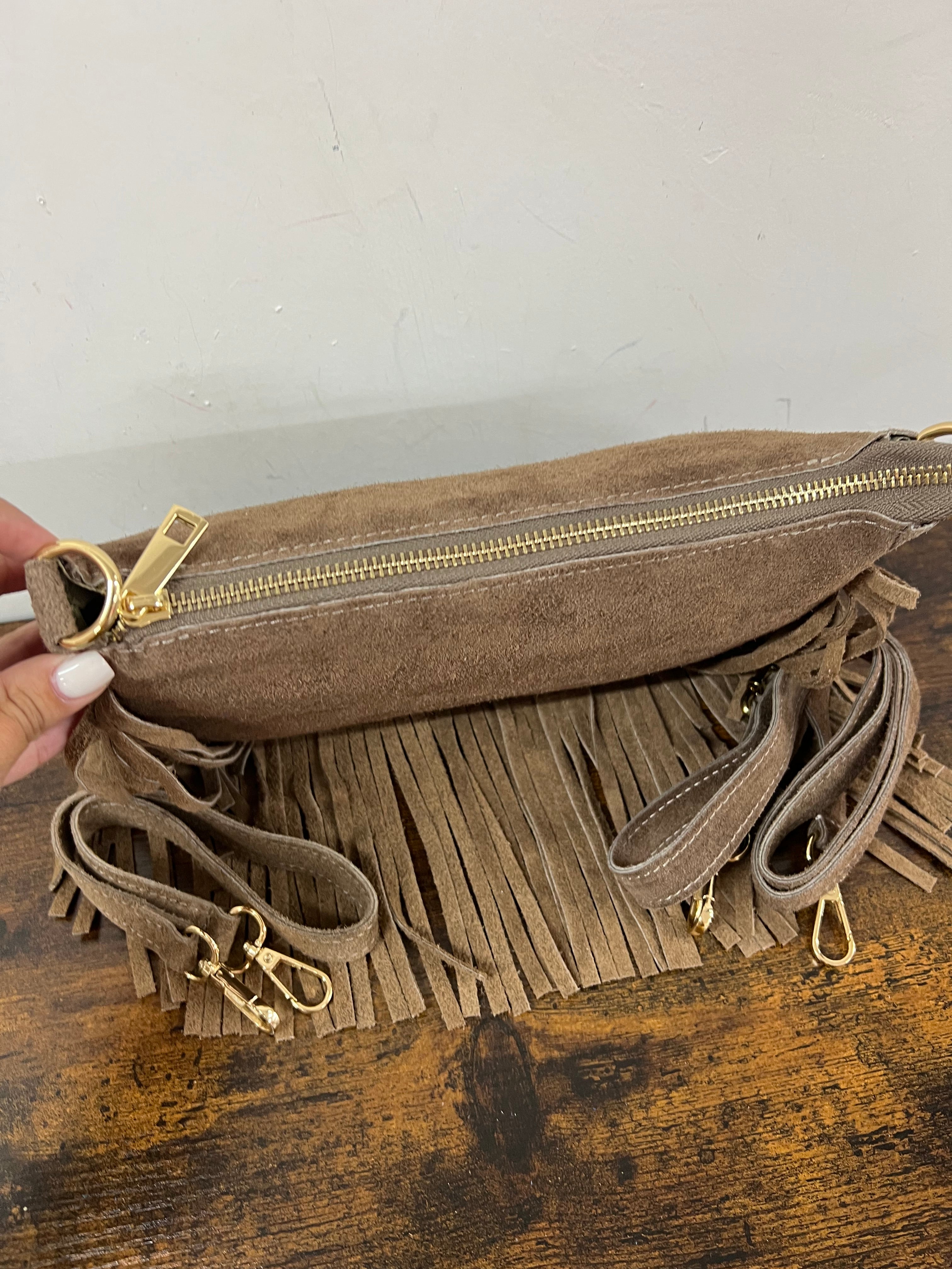 Baguette pelle suede frange fango