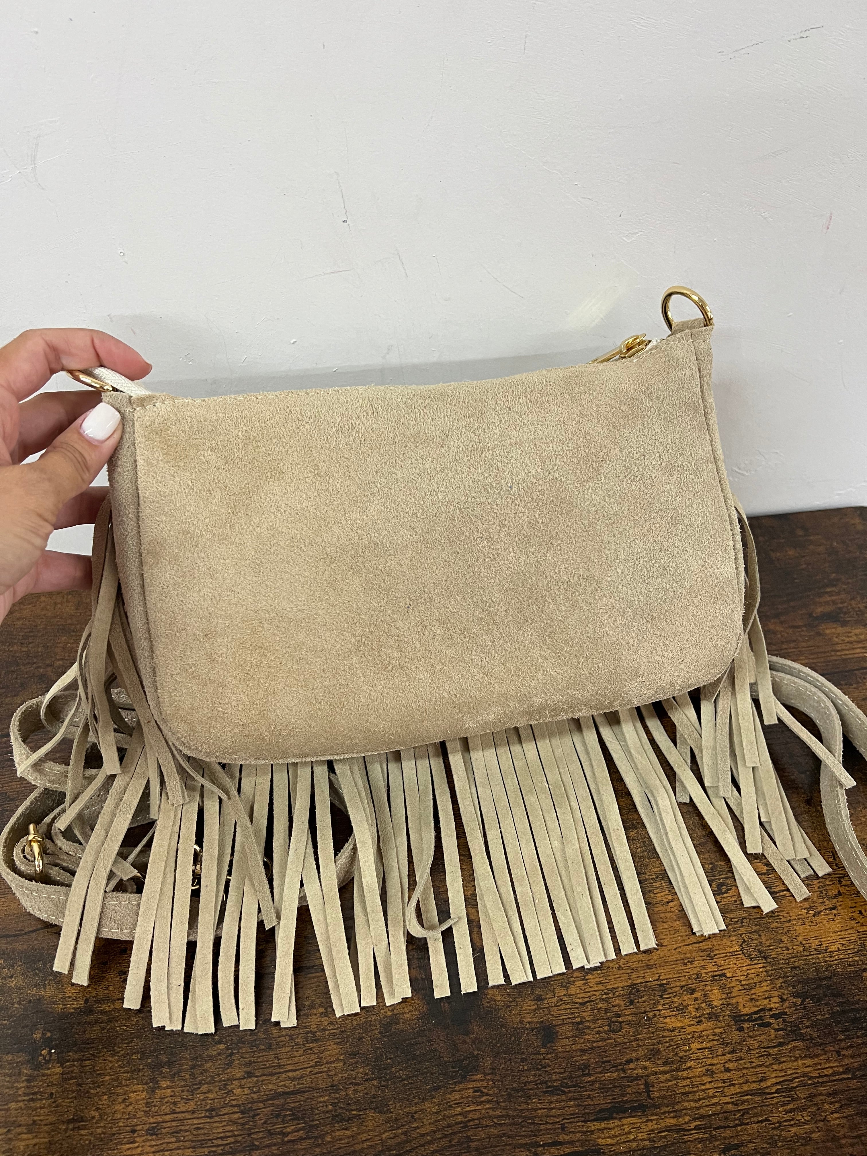 Baguette pelle suede frange tortora