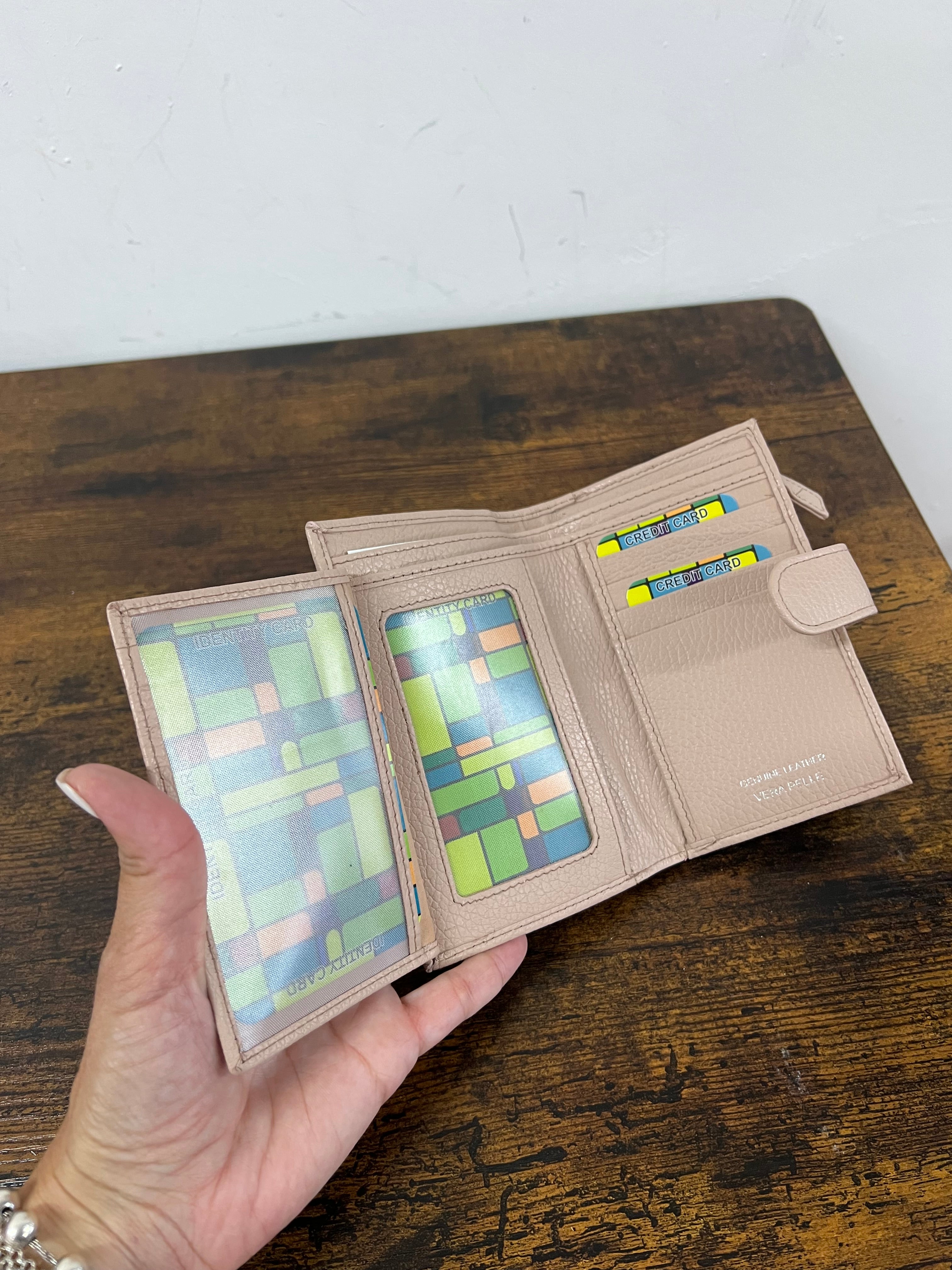 Kompatto z plus clip nude