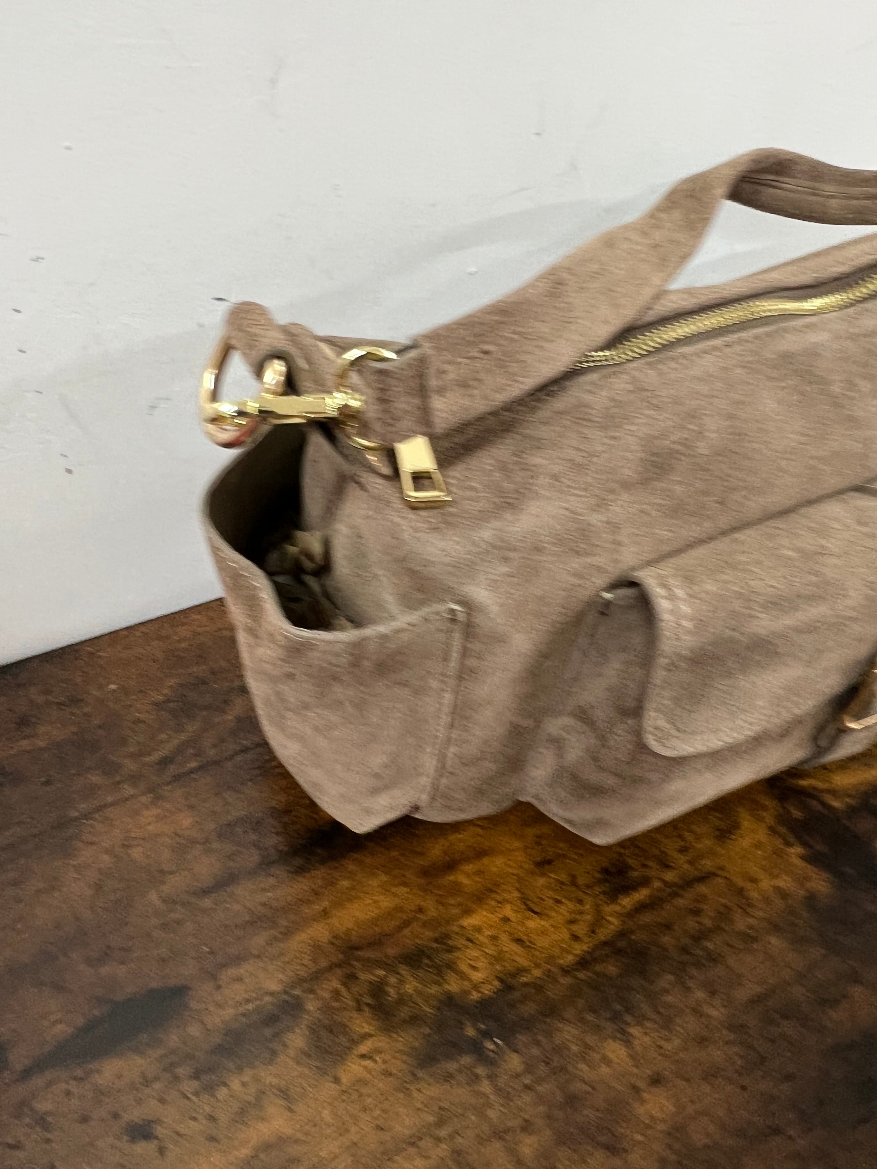 Mega baguette vera pelle suede fango