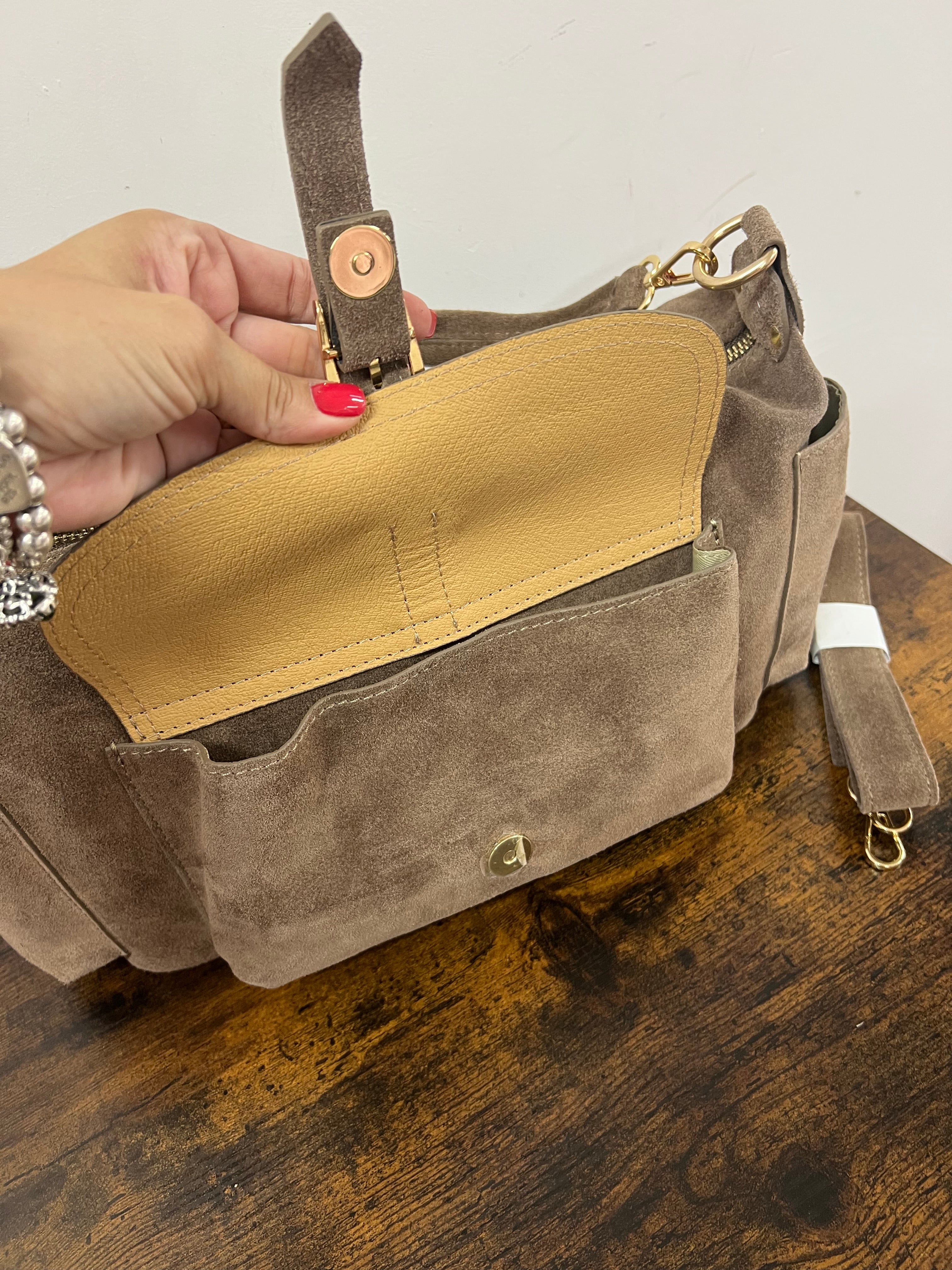 Mega baguette vera pelle suede fango