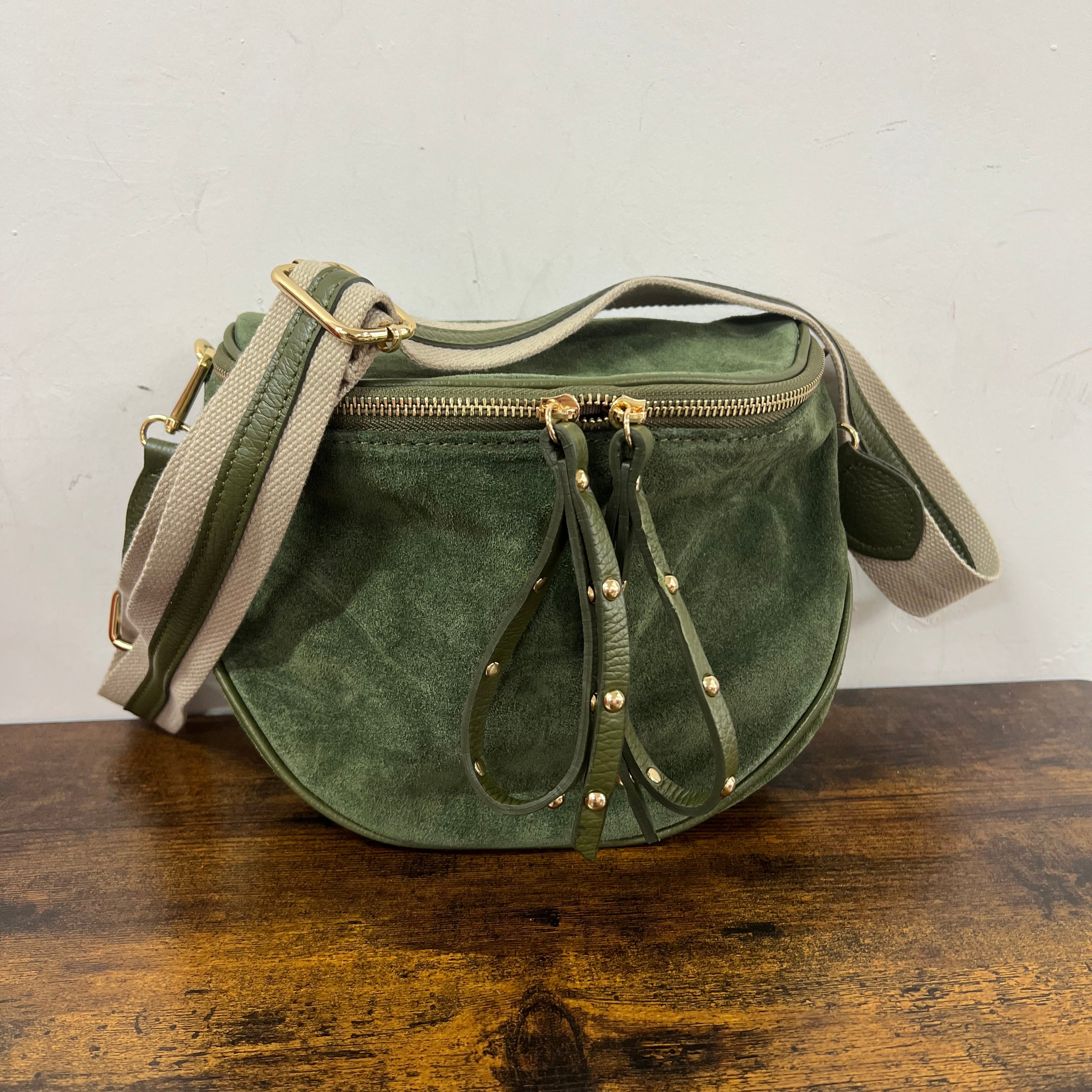 Marsupione z suede verde militare