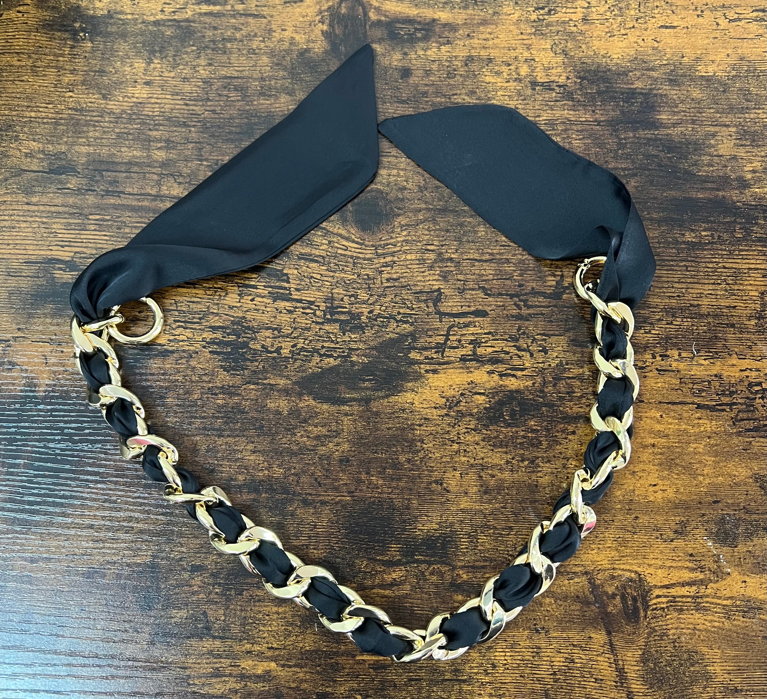 Catena foulard nero