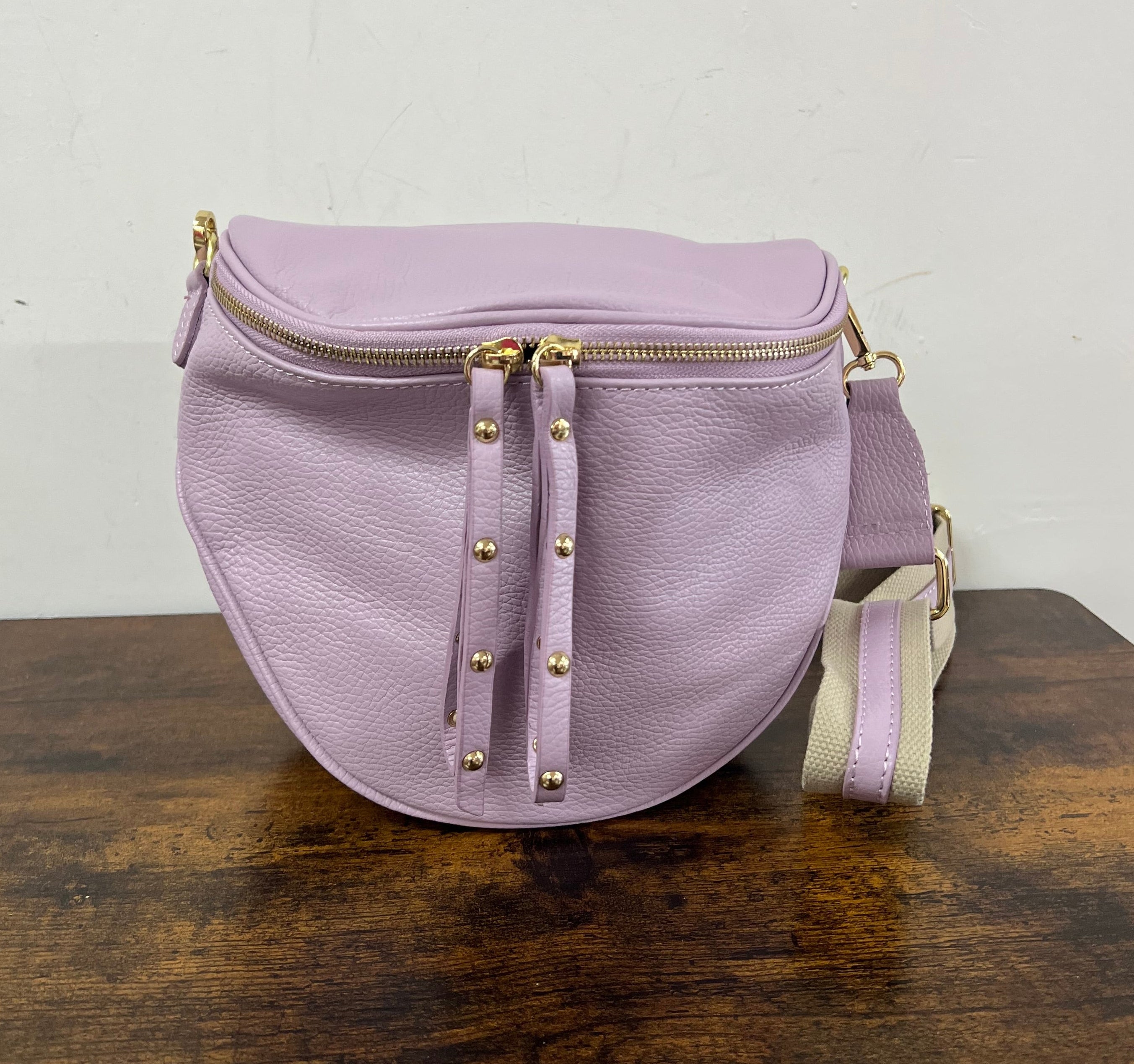 Lilac pouch
