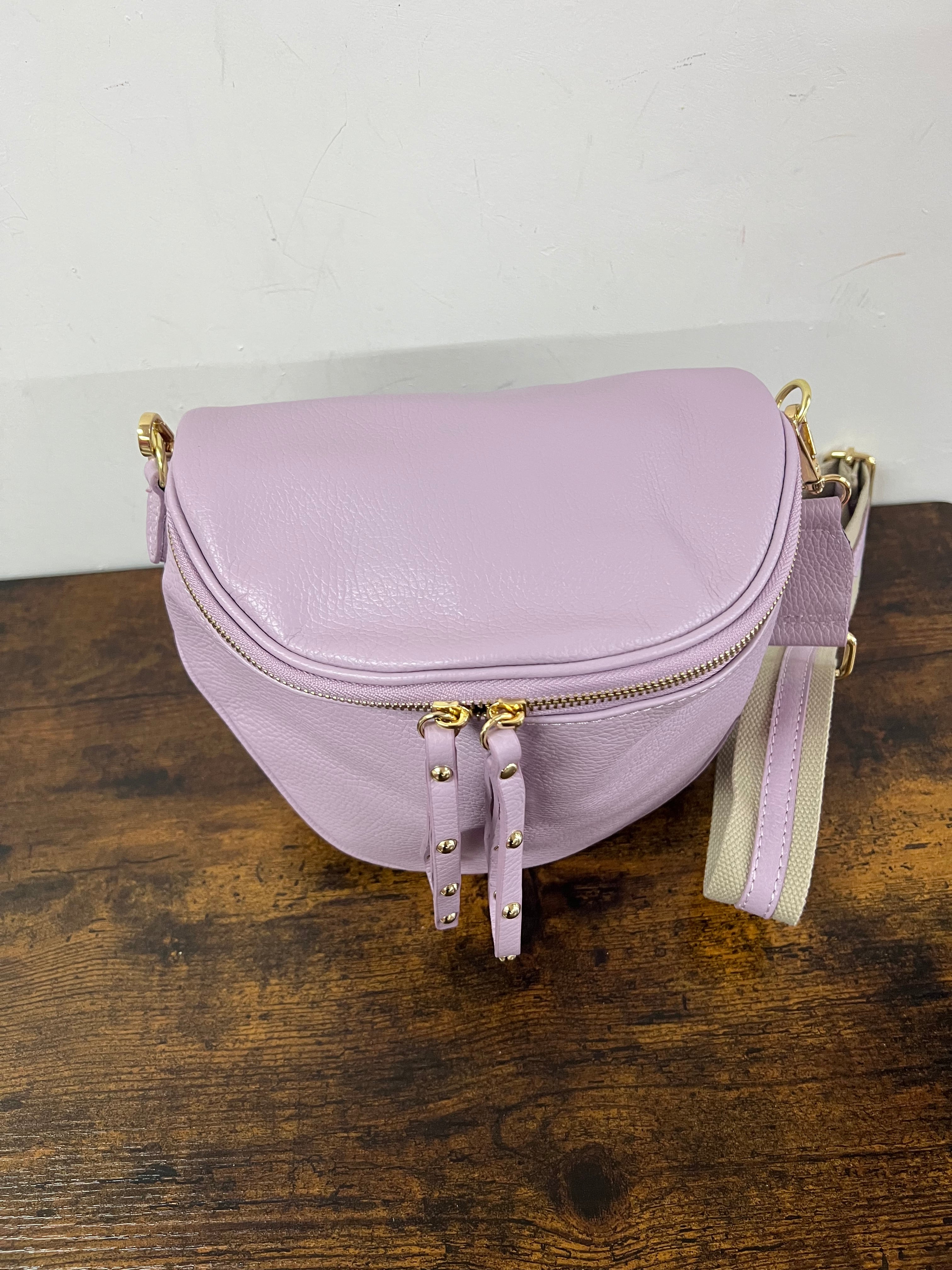 Lilac pouch