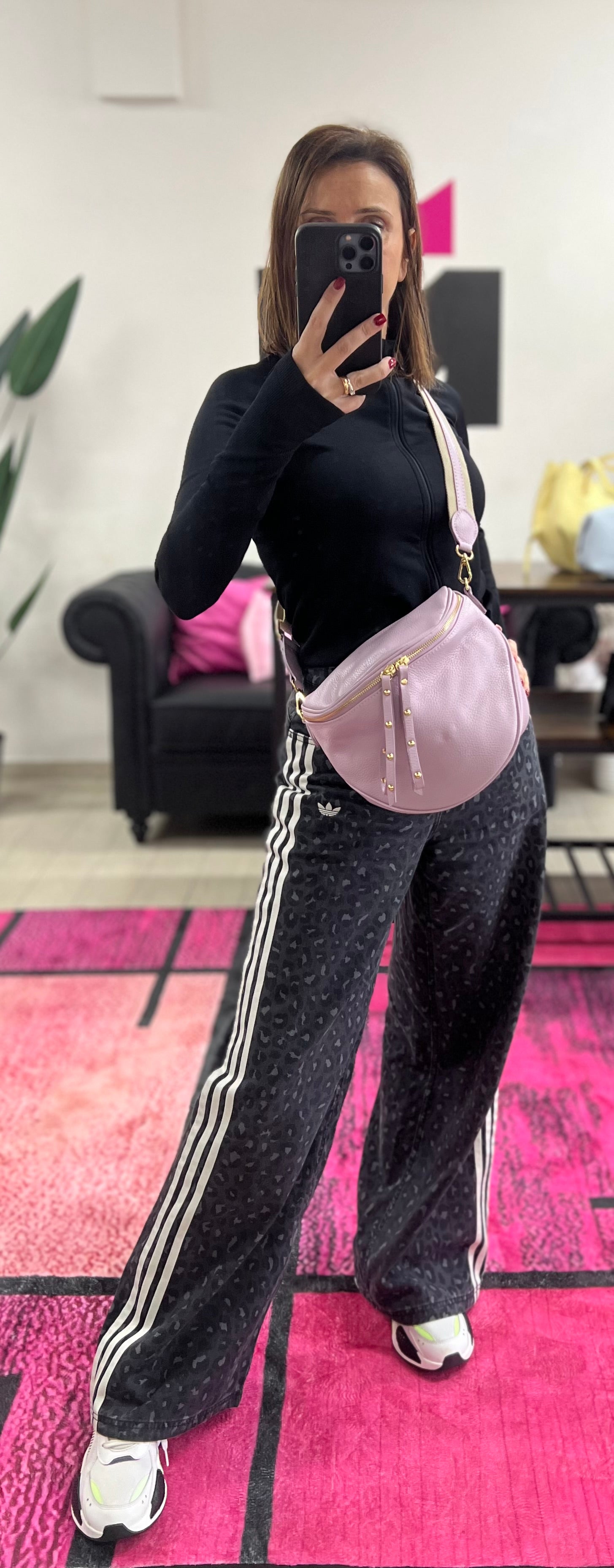 Lilac pouch