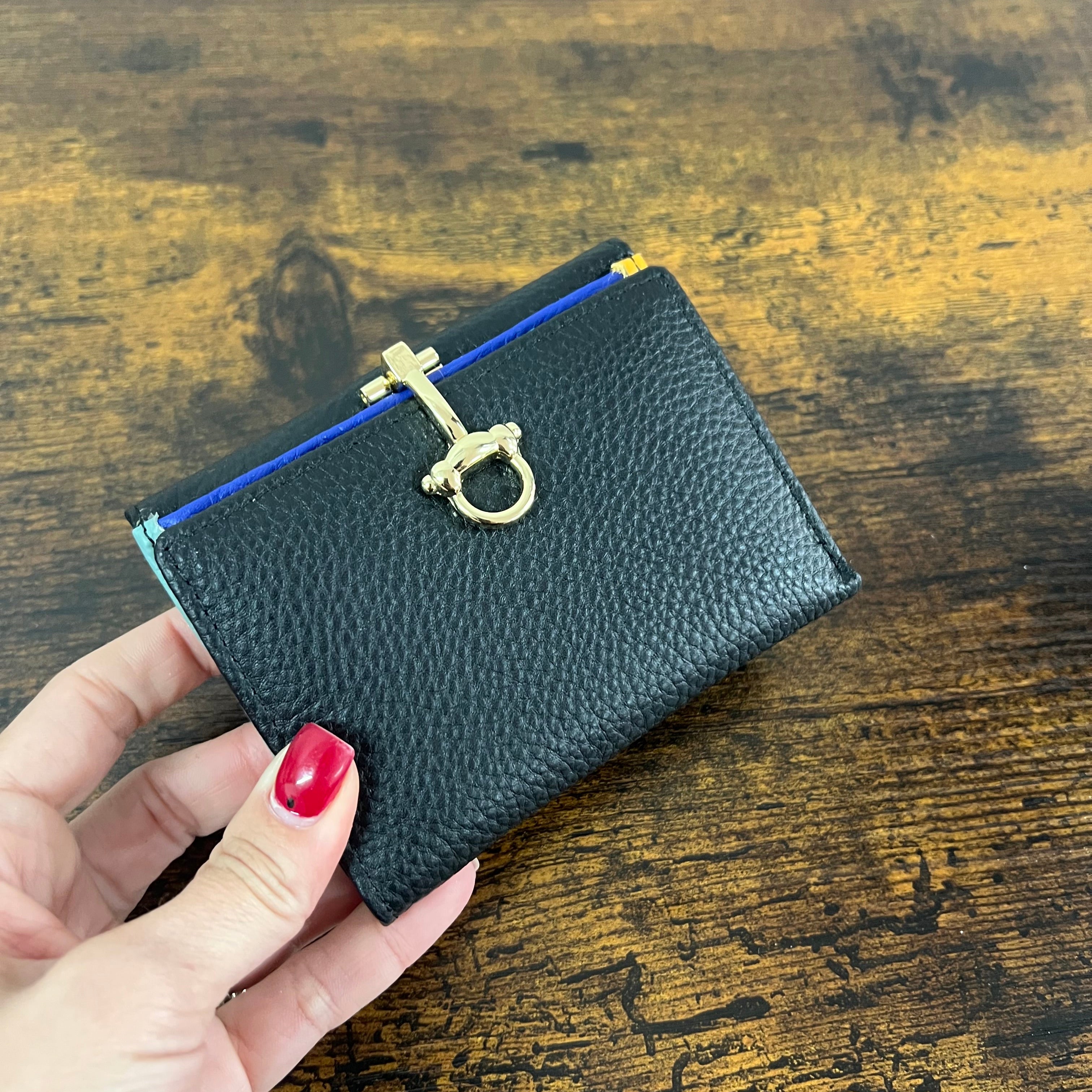 Black Feel pocket