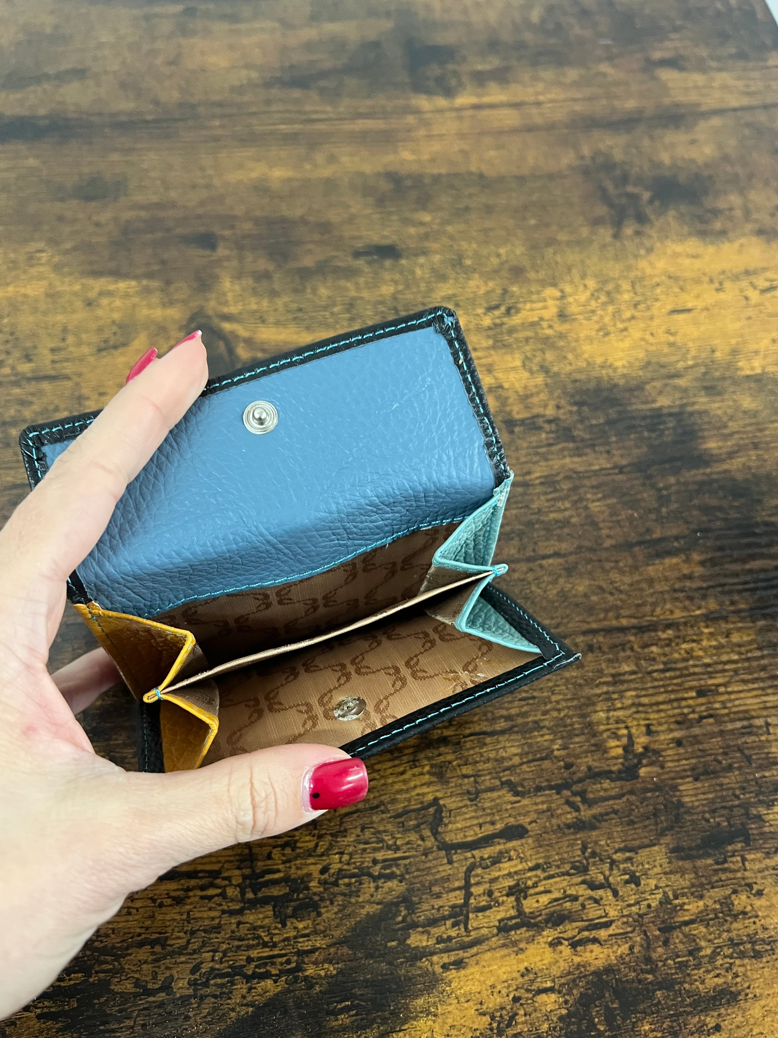 Black Feel pocket