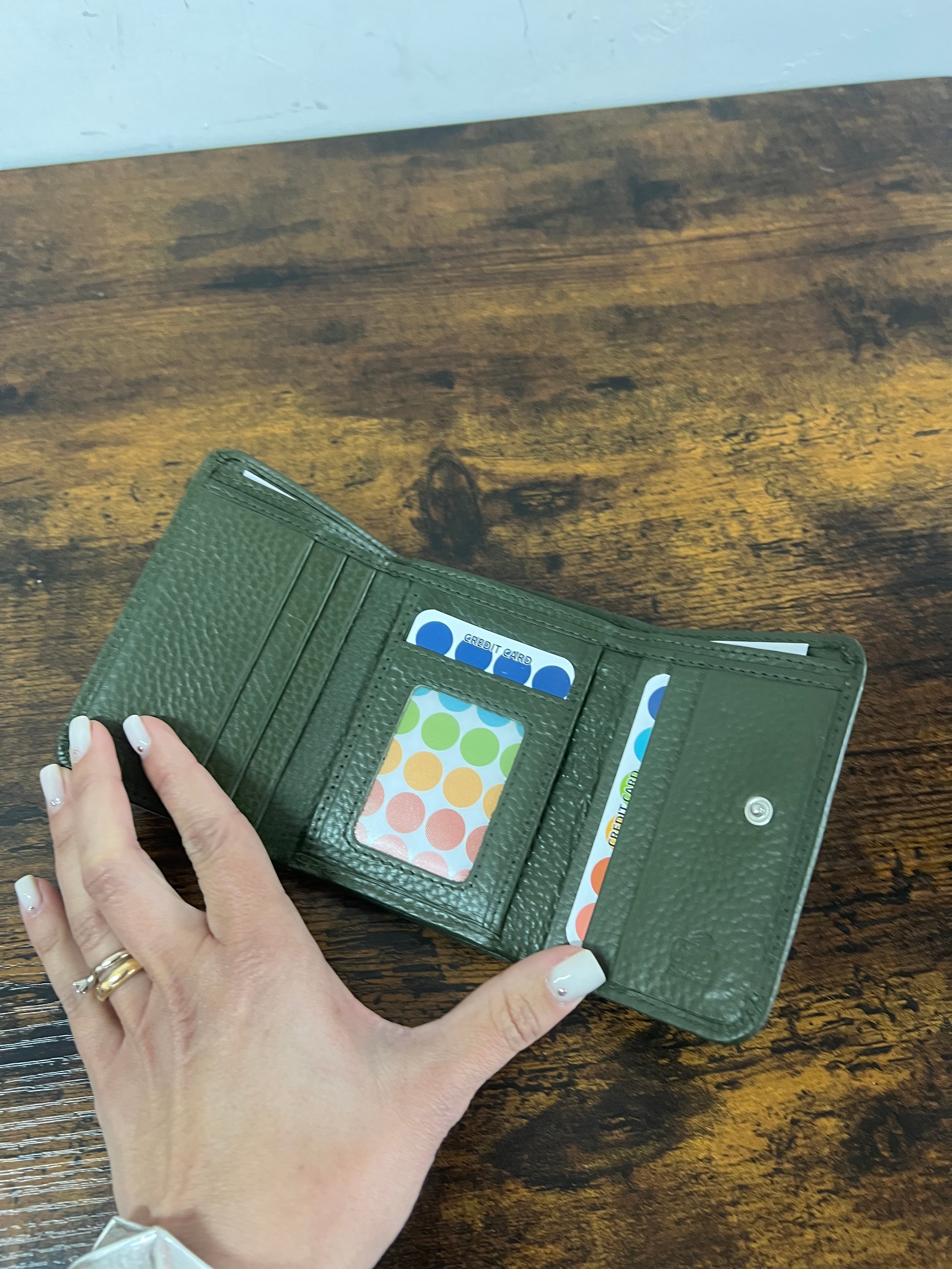 Kompatto basic extra verde militare