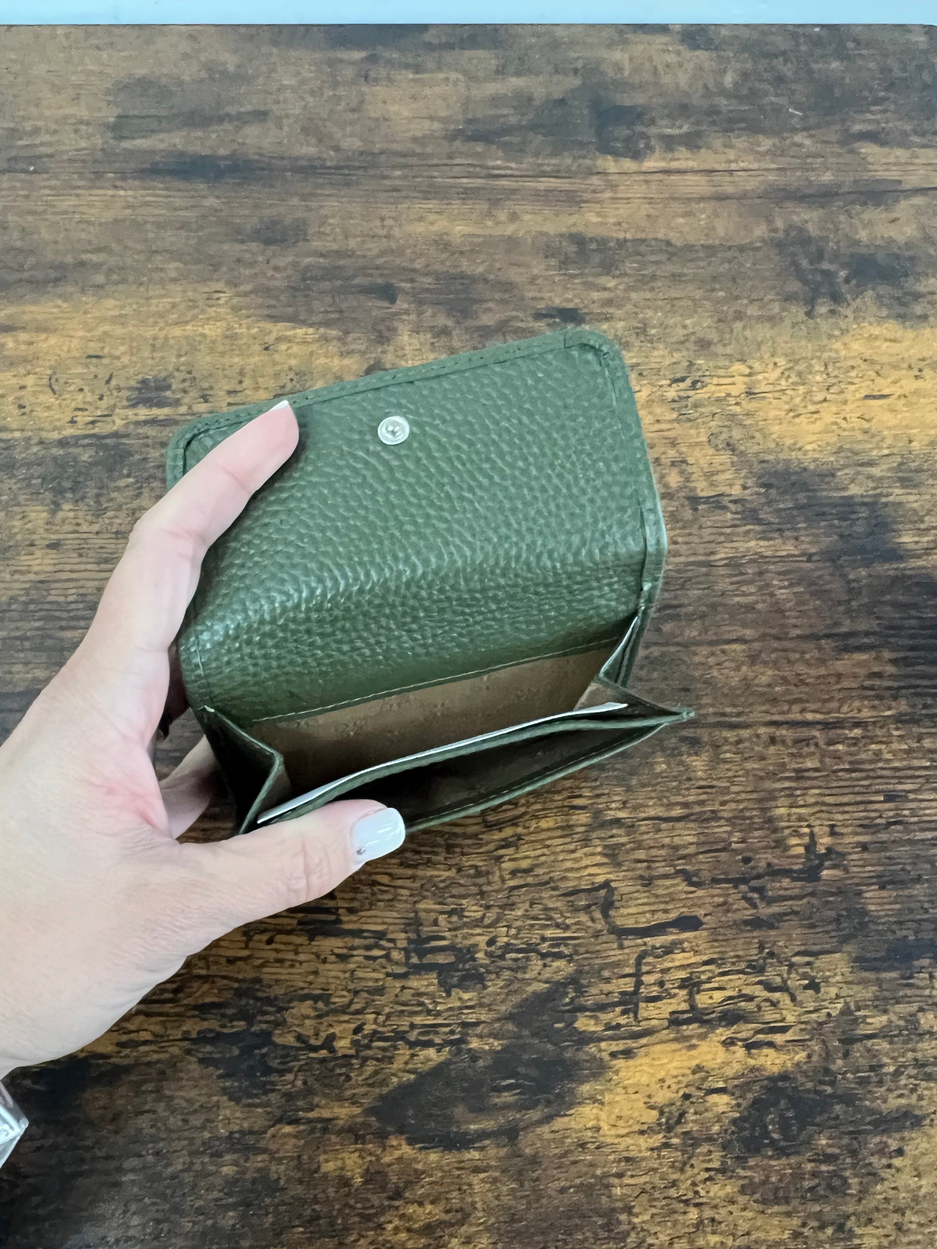 Kompatto basic extra verde militare