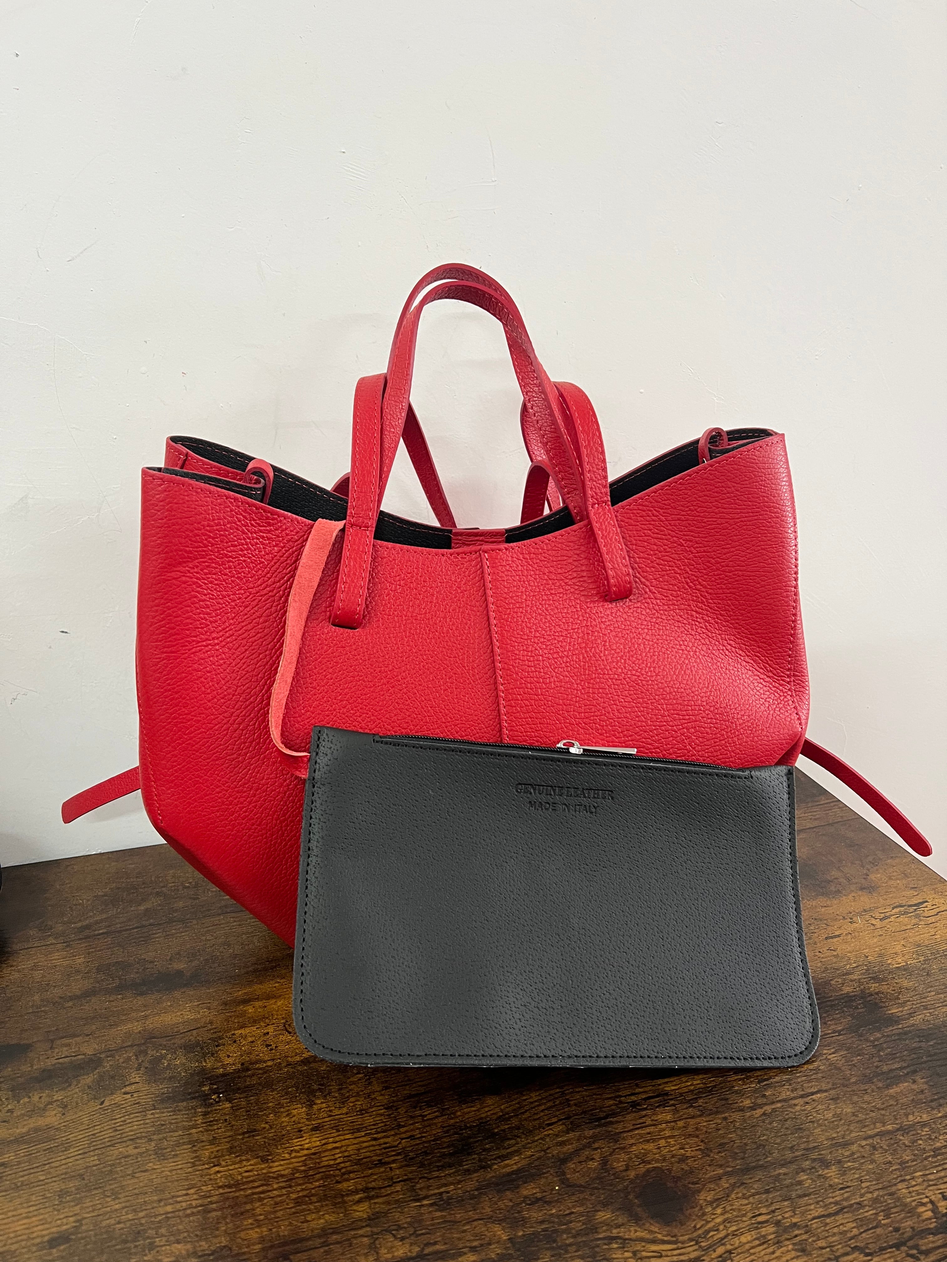 Red lily shopper
