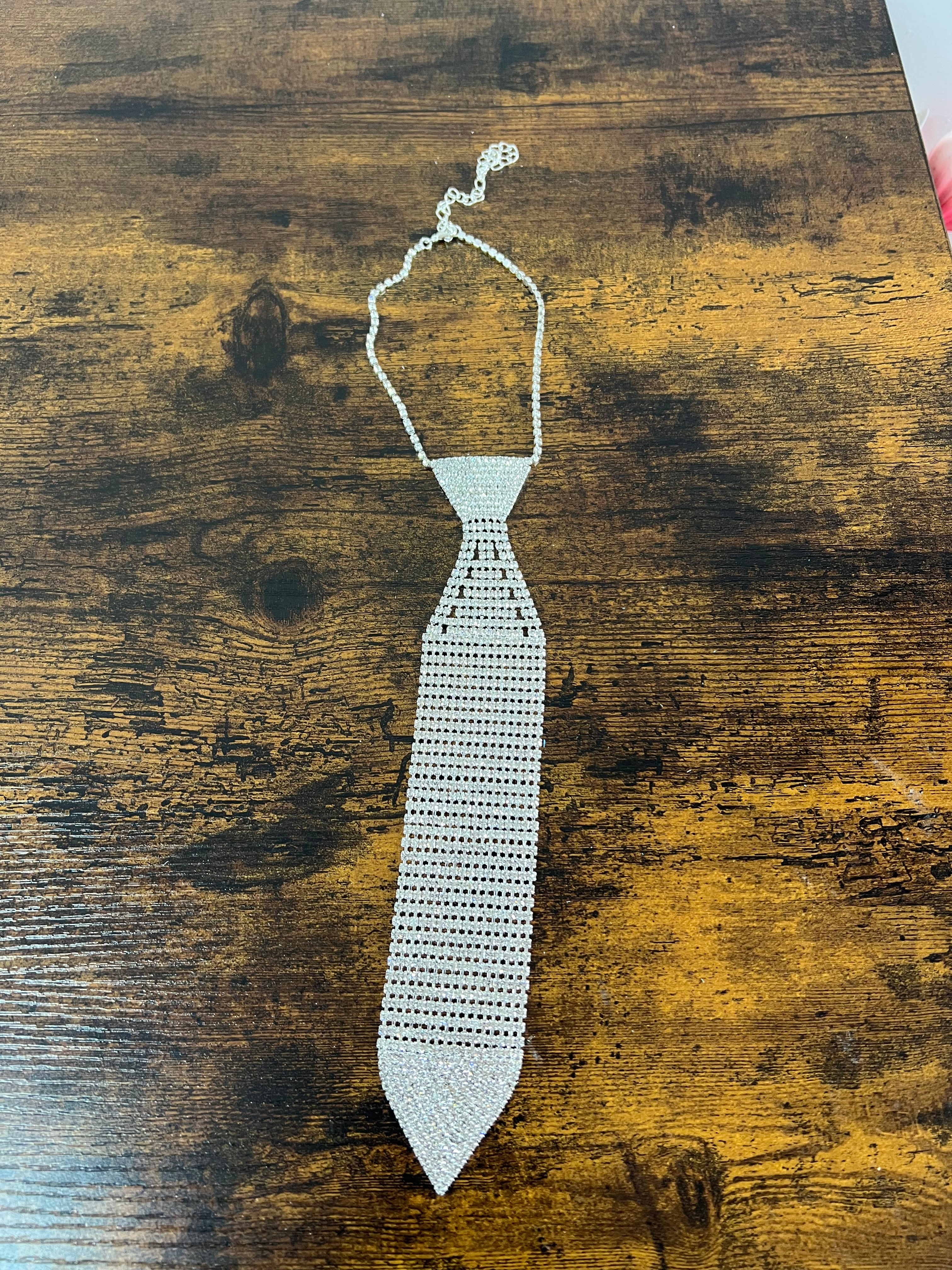Cravatta corta strass bianco base argentata