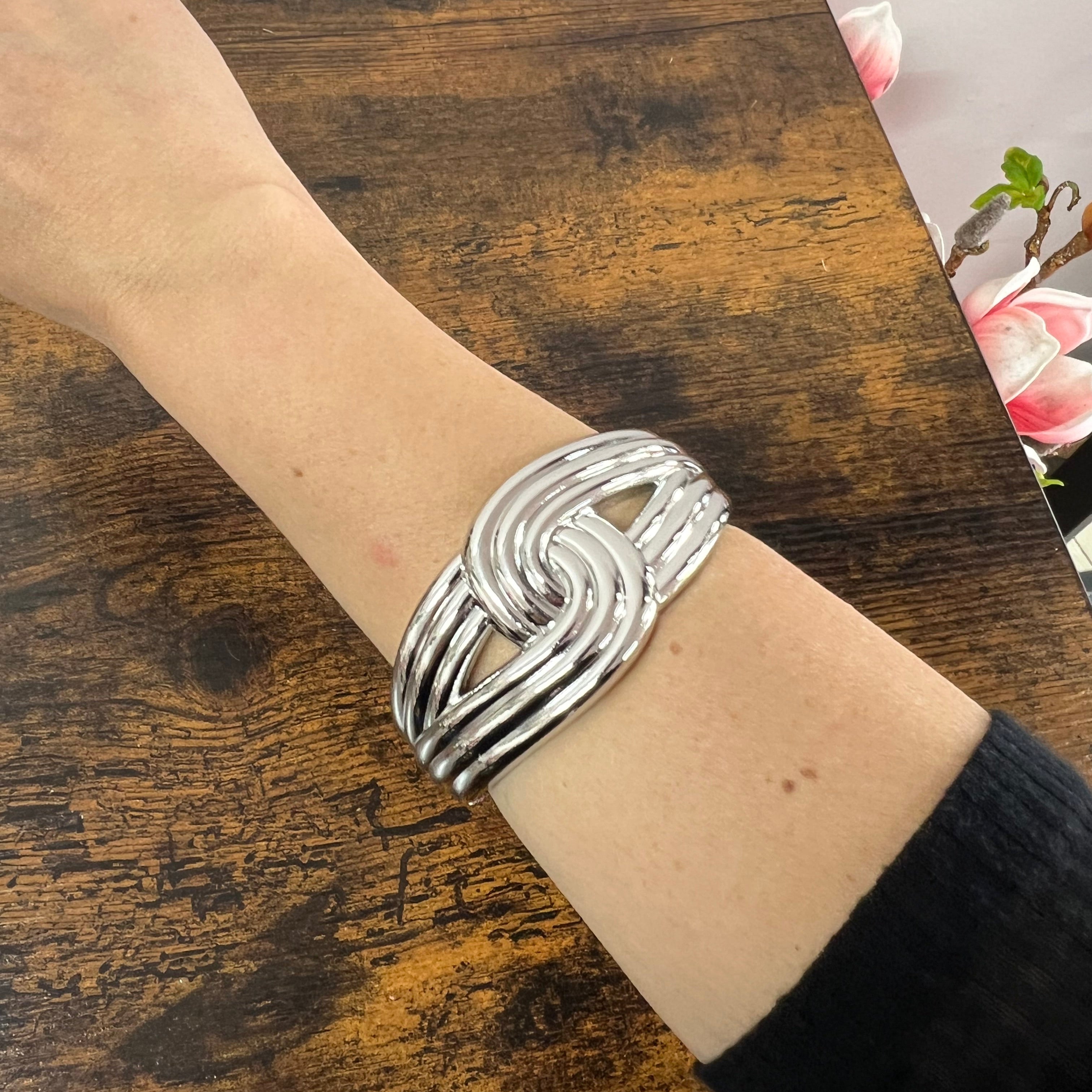 Bracciale rigido nodo argentato