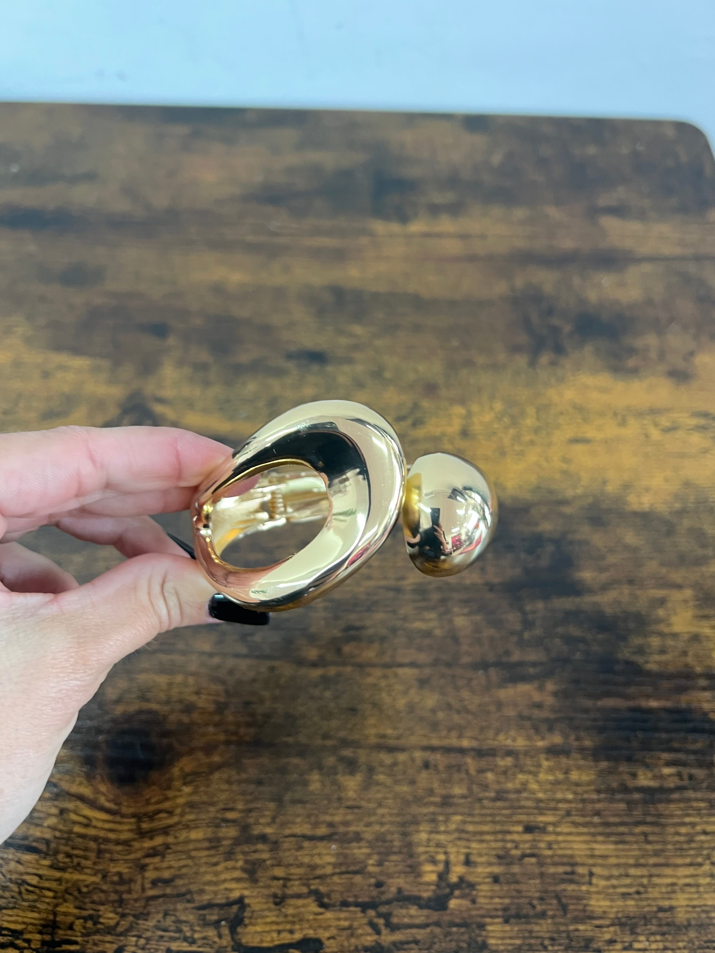 Bracciale rigido goccia dorato
