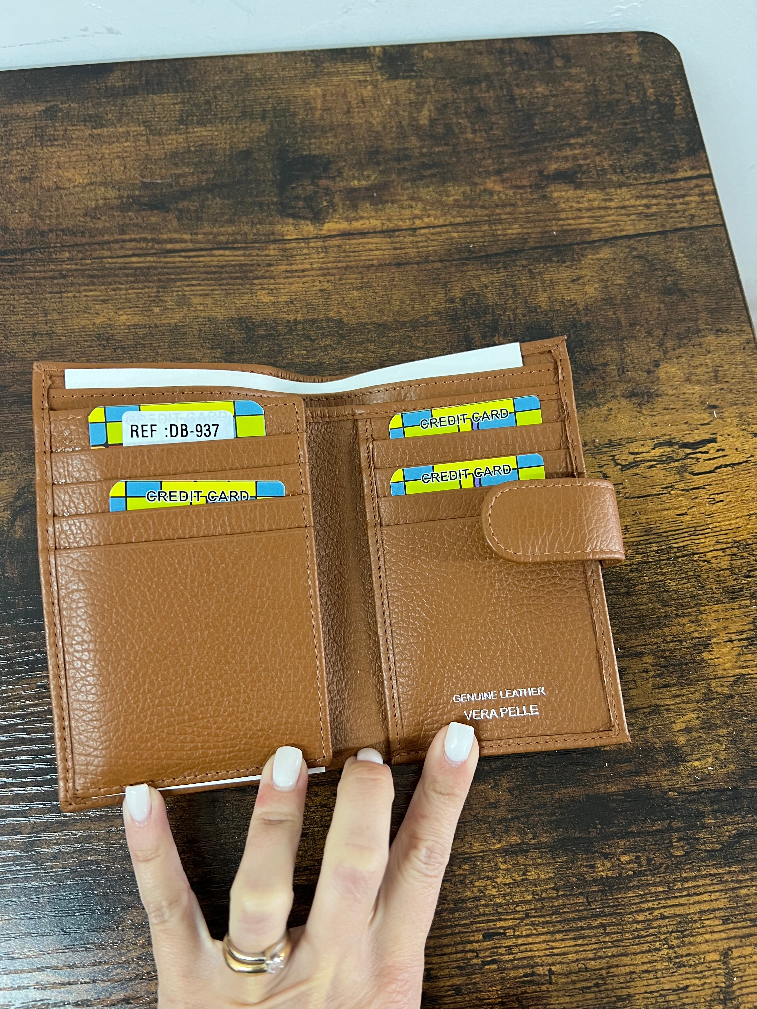 Kompatto z plus clip cuoio scuro