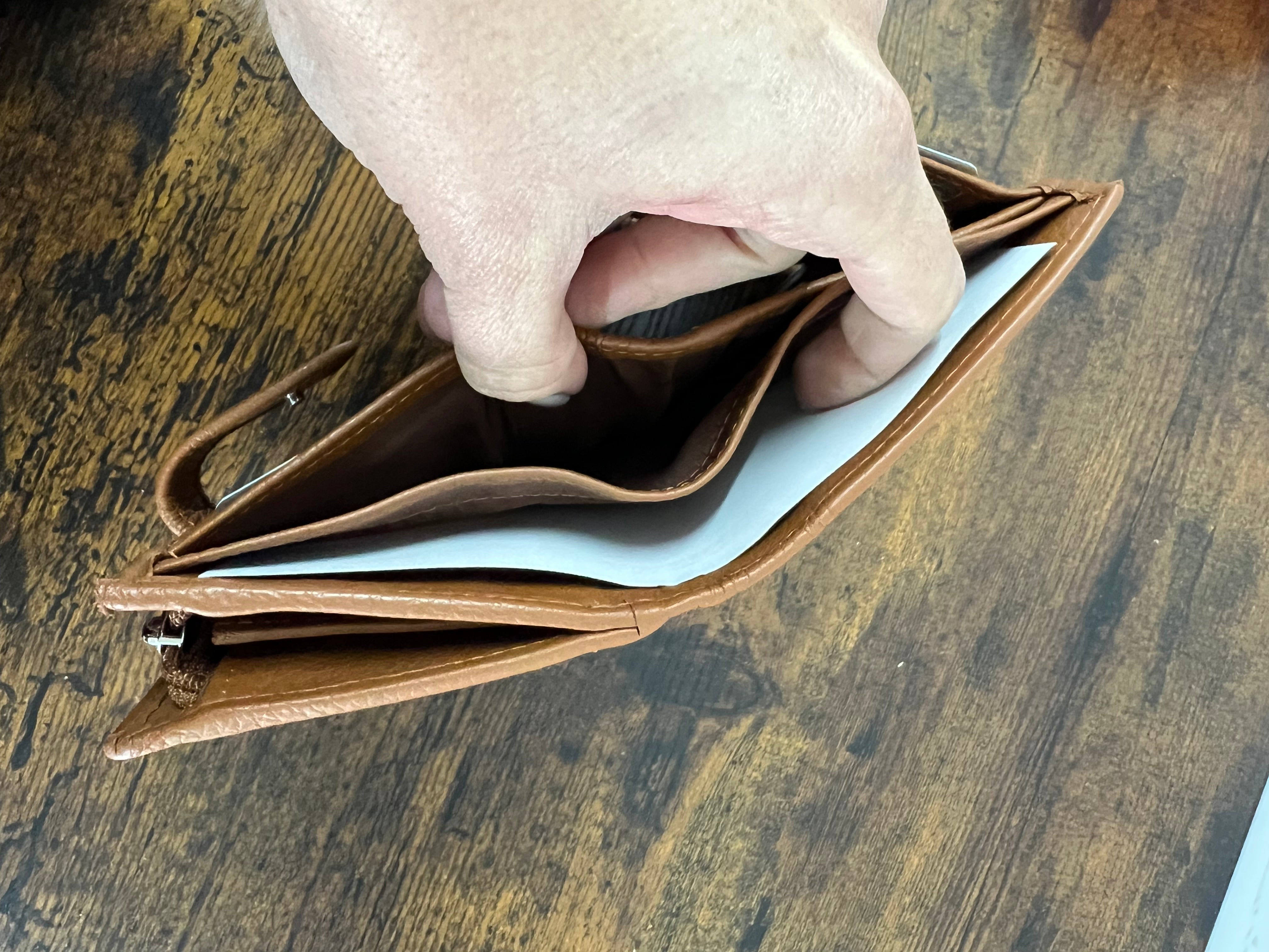 Kompatto z plus clip cuoio scuro