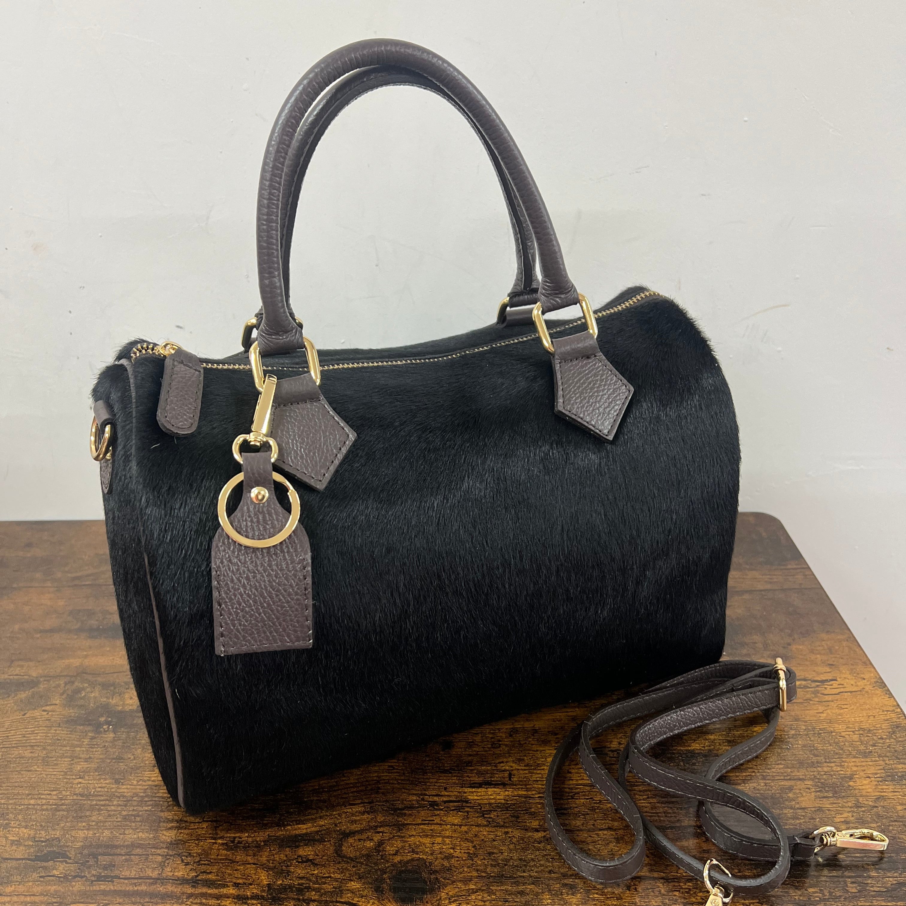 Maxi pony hair total black top-handle bag