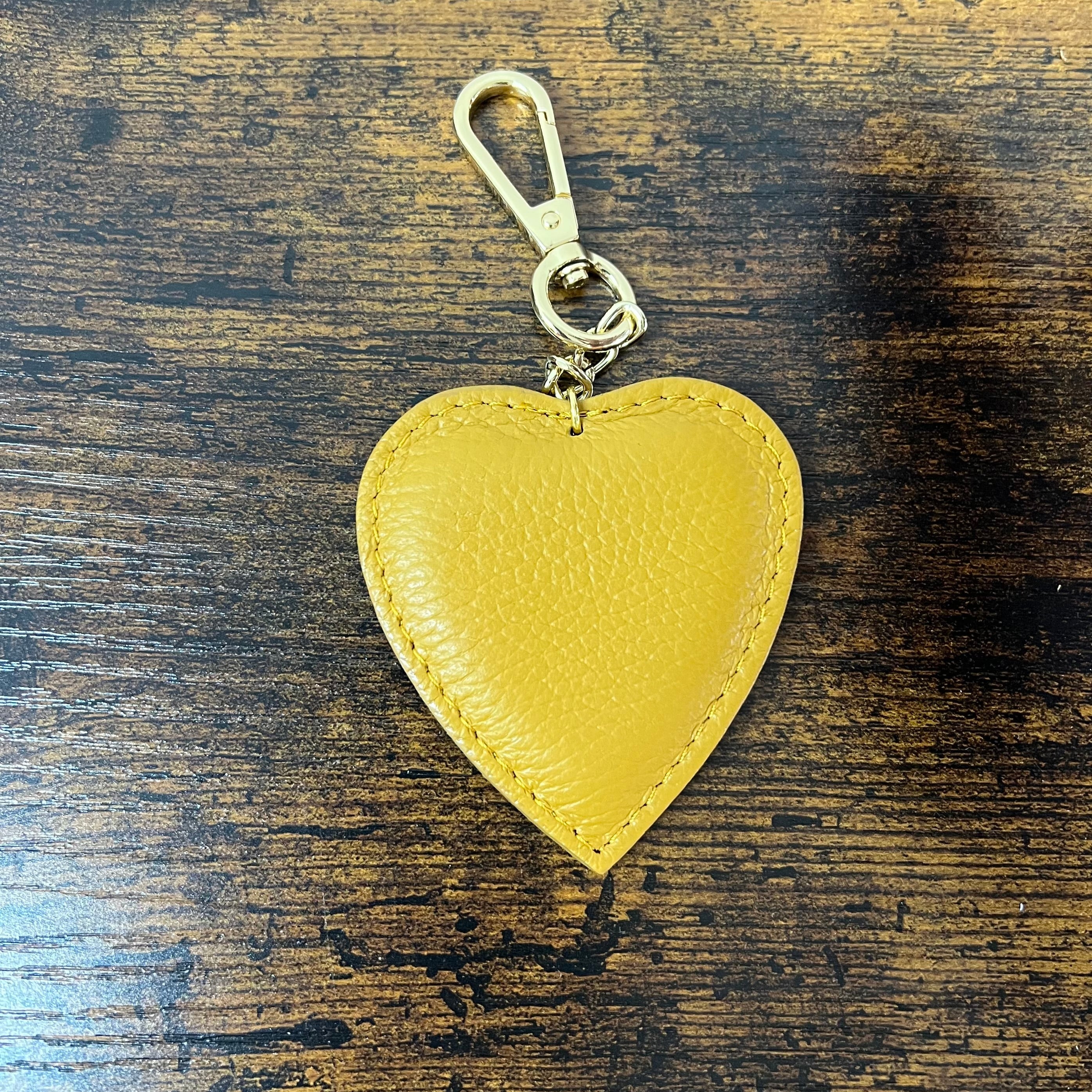 Cuore in vera pelle senape