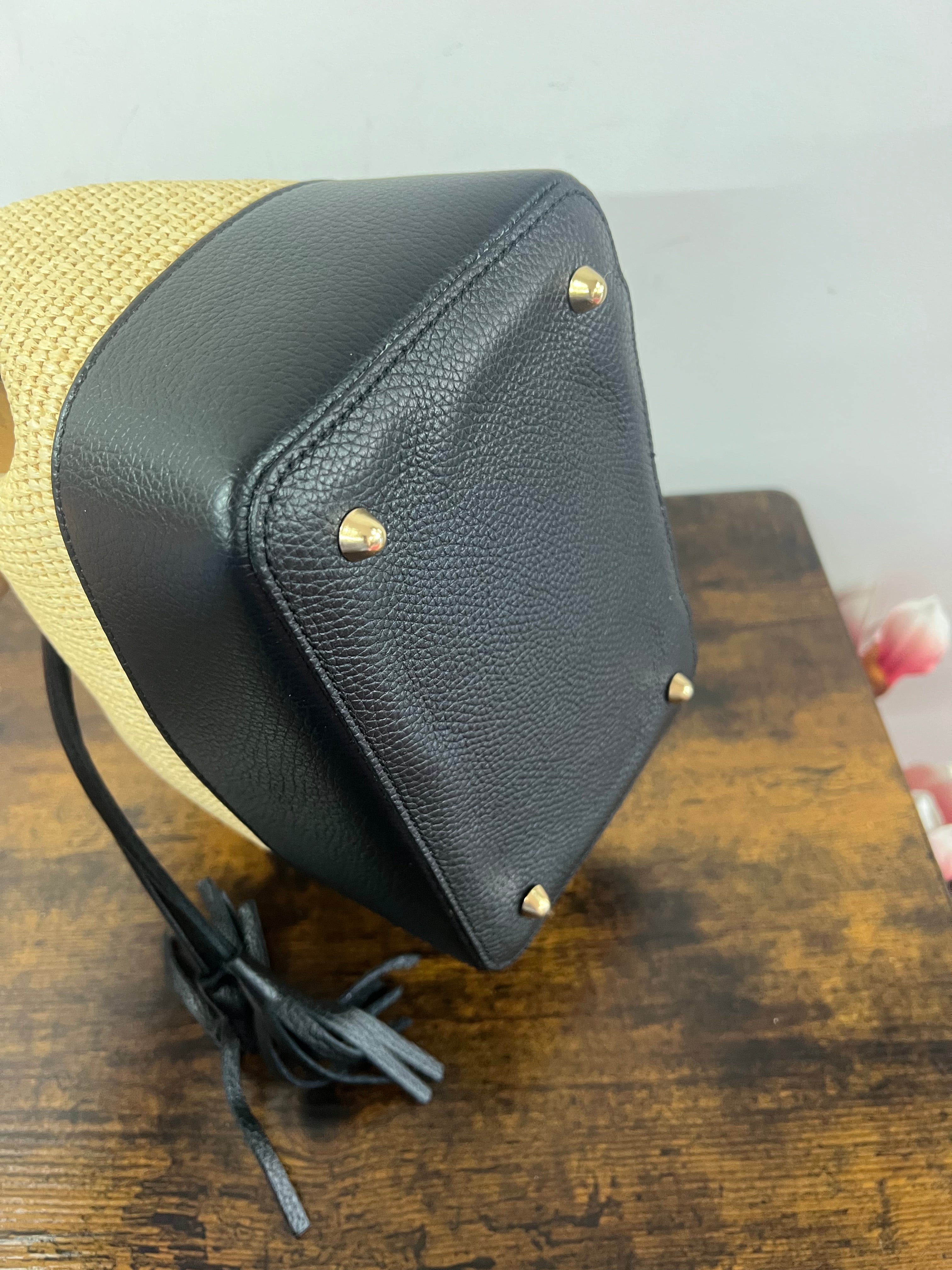 Sacchetto frange mini z rafia nero