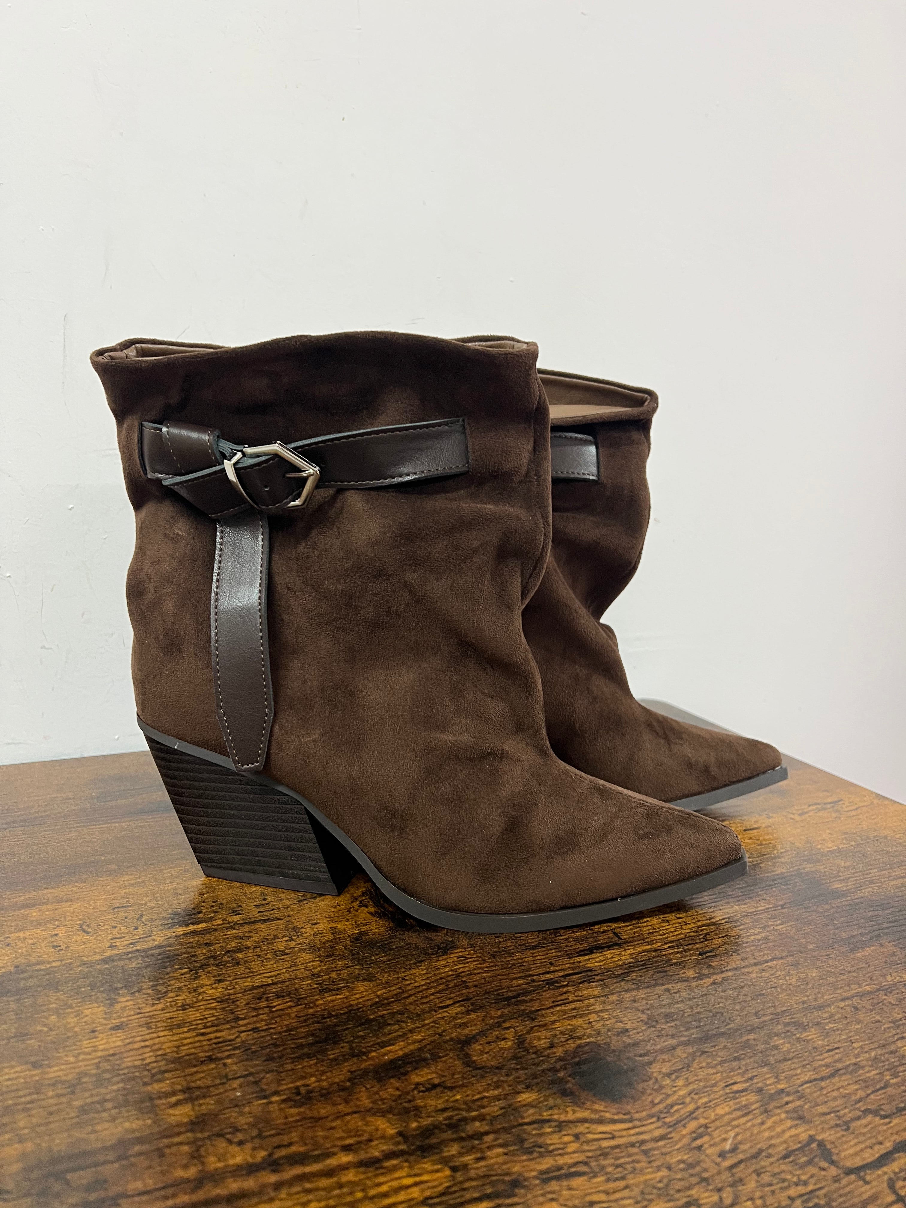 Texano suede fibbia cioccolato