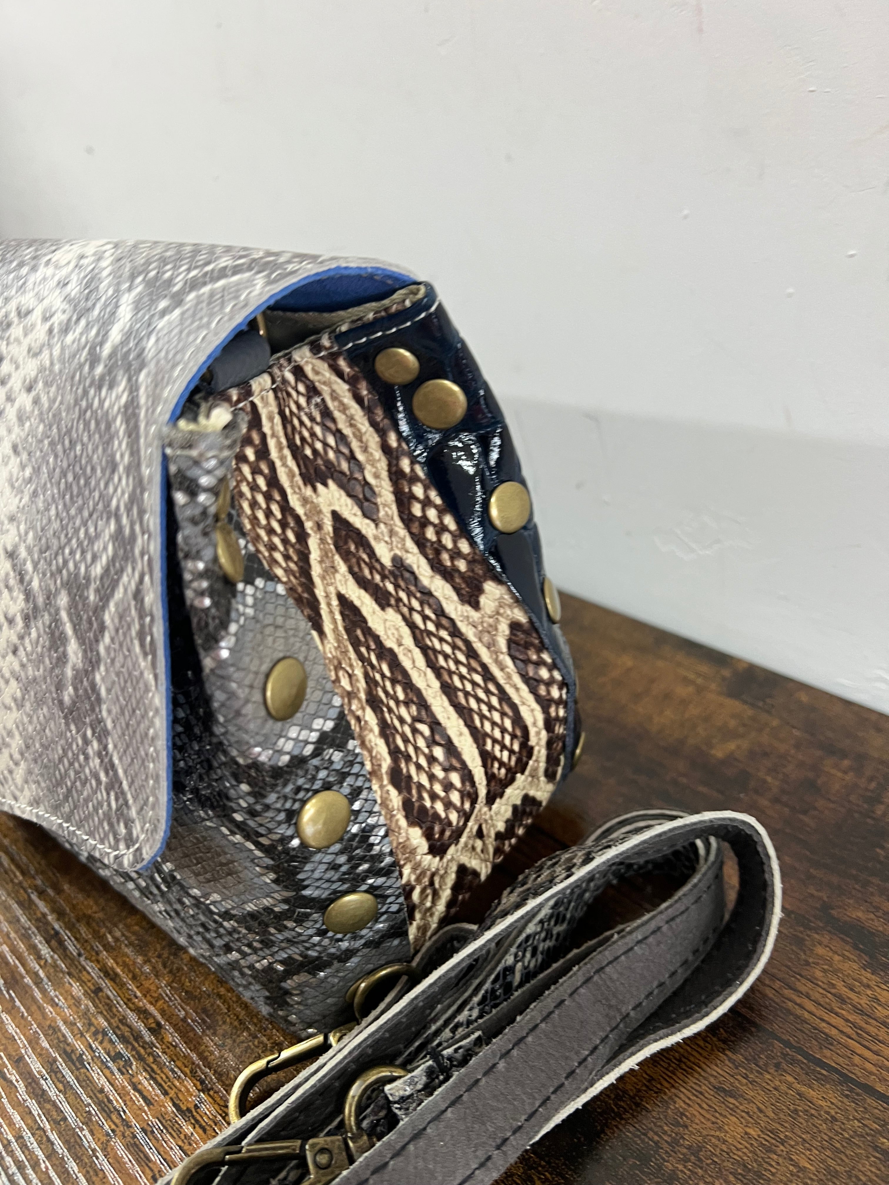 Country bag mini patchwork grey cocco vernice blu