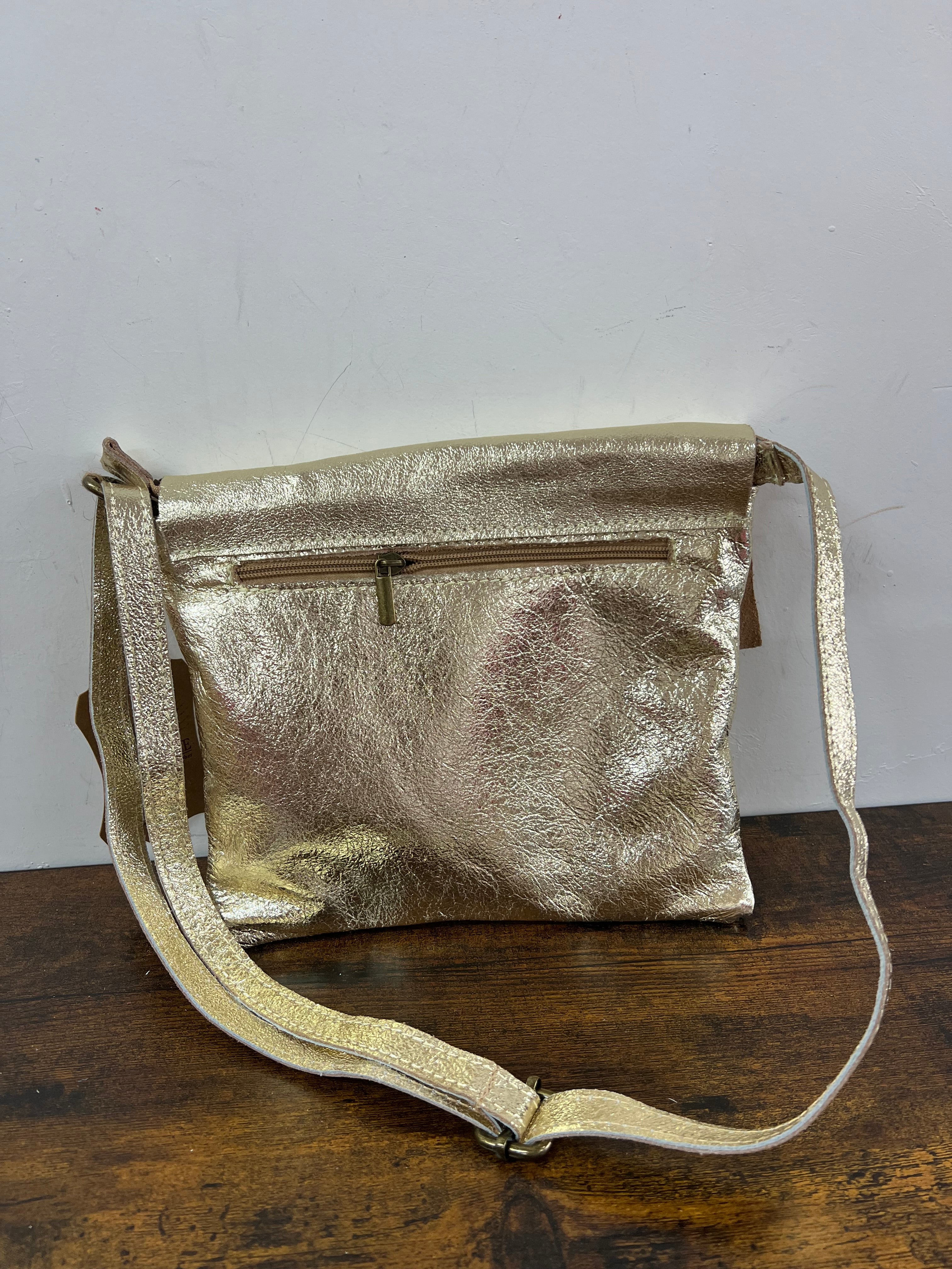 Lara z mini oro