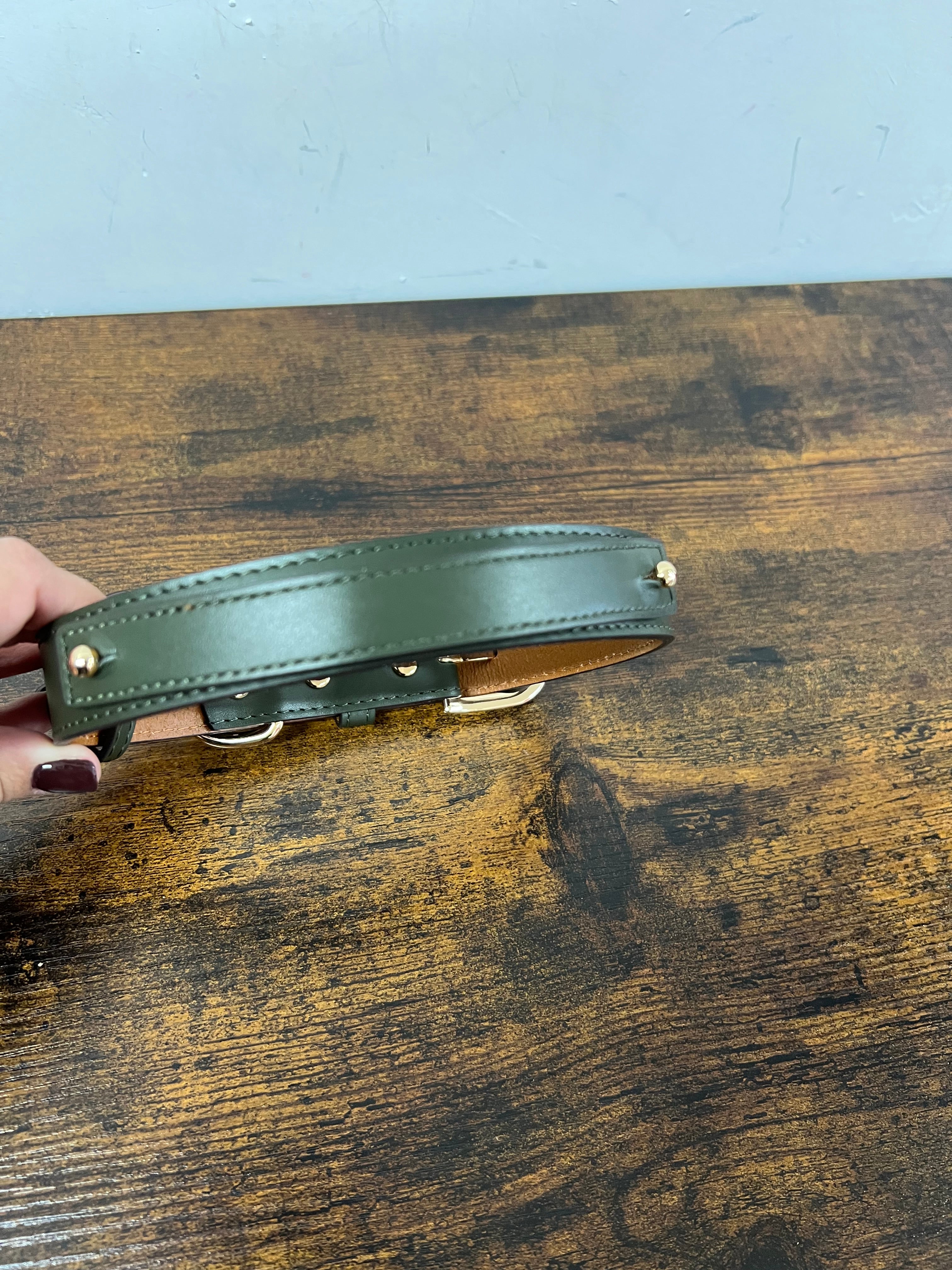 Collare in vera pelle verde militare