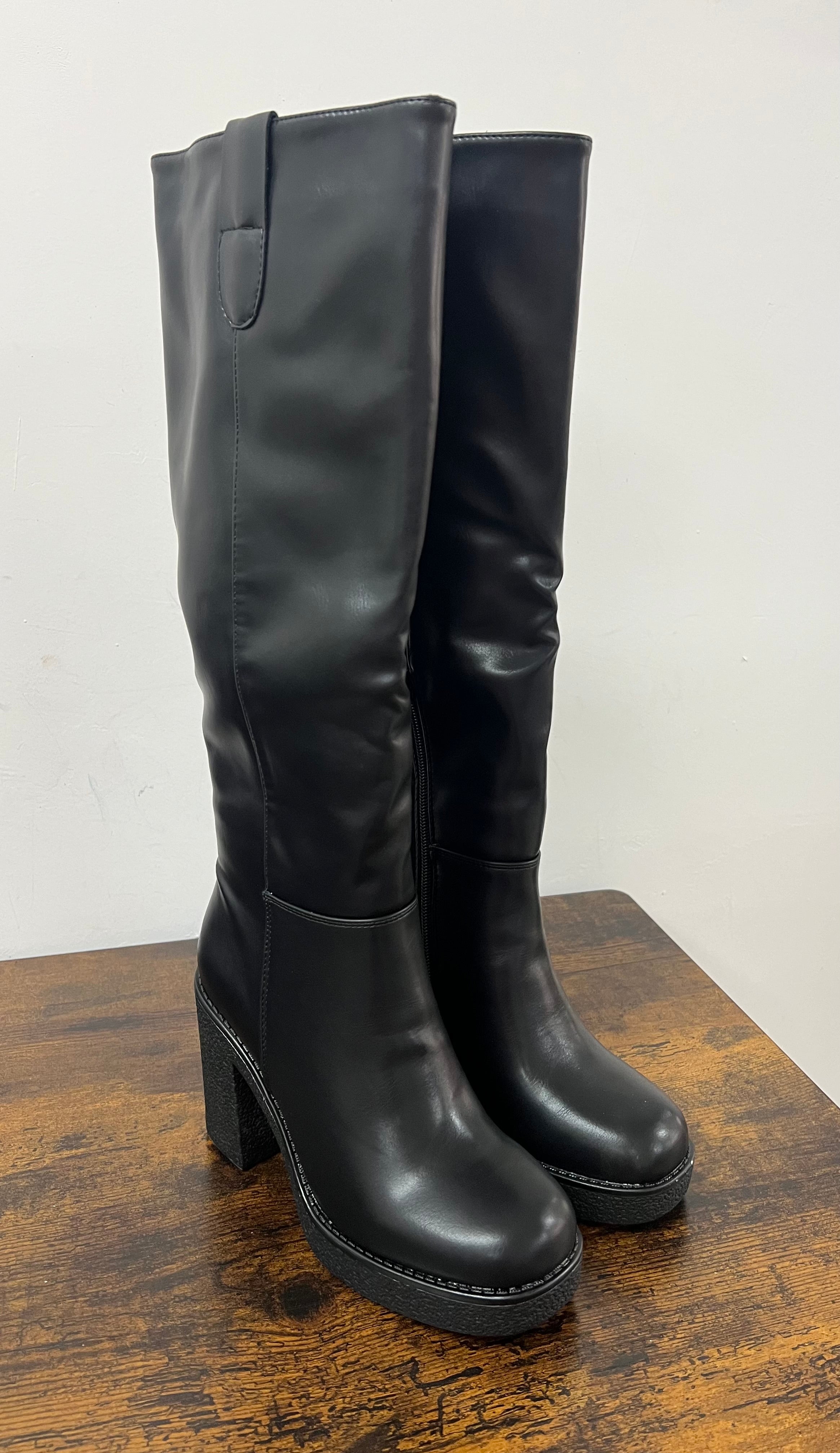 Marlene black boot