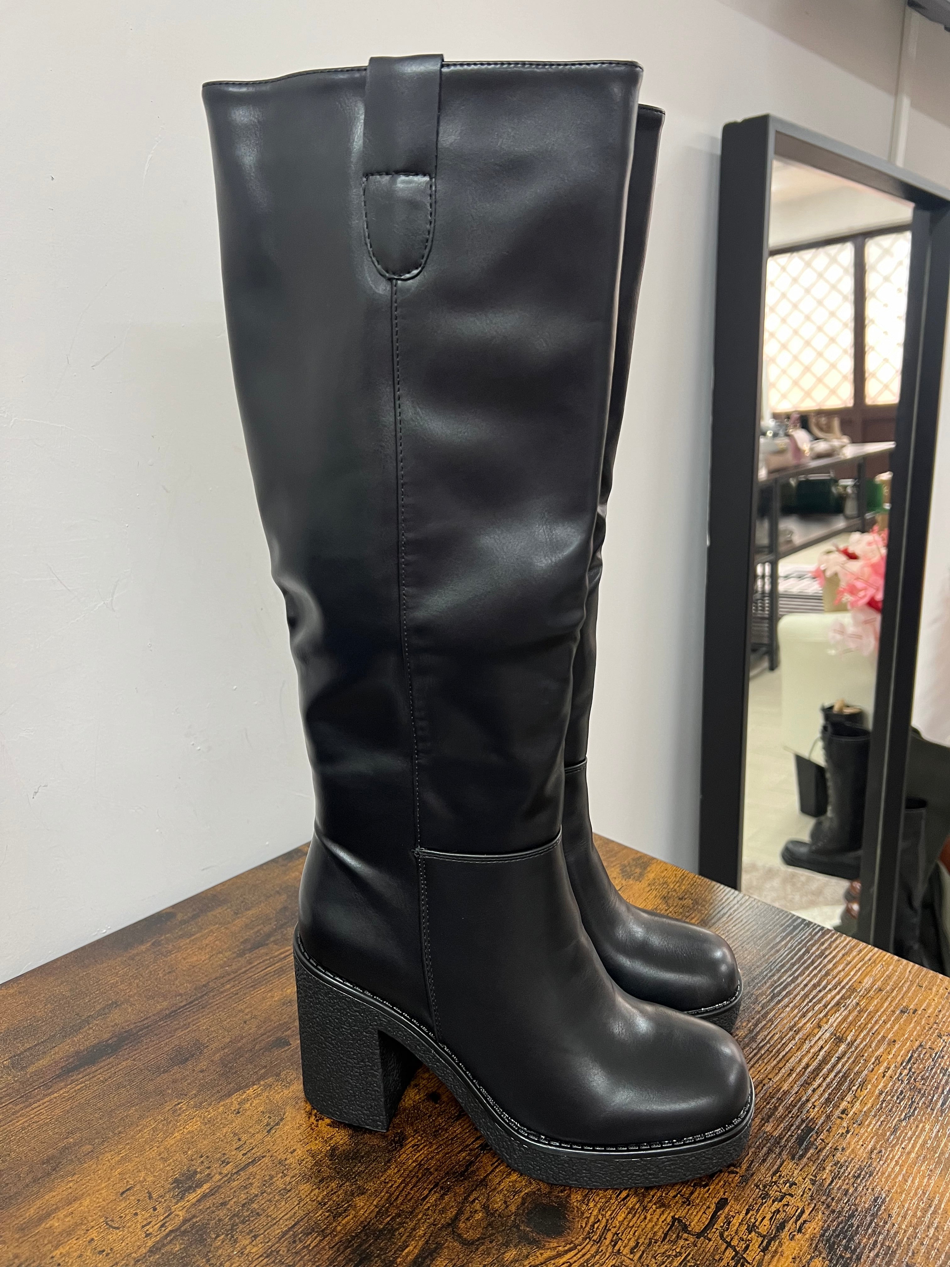 Marlene black boot