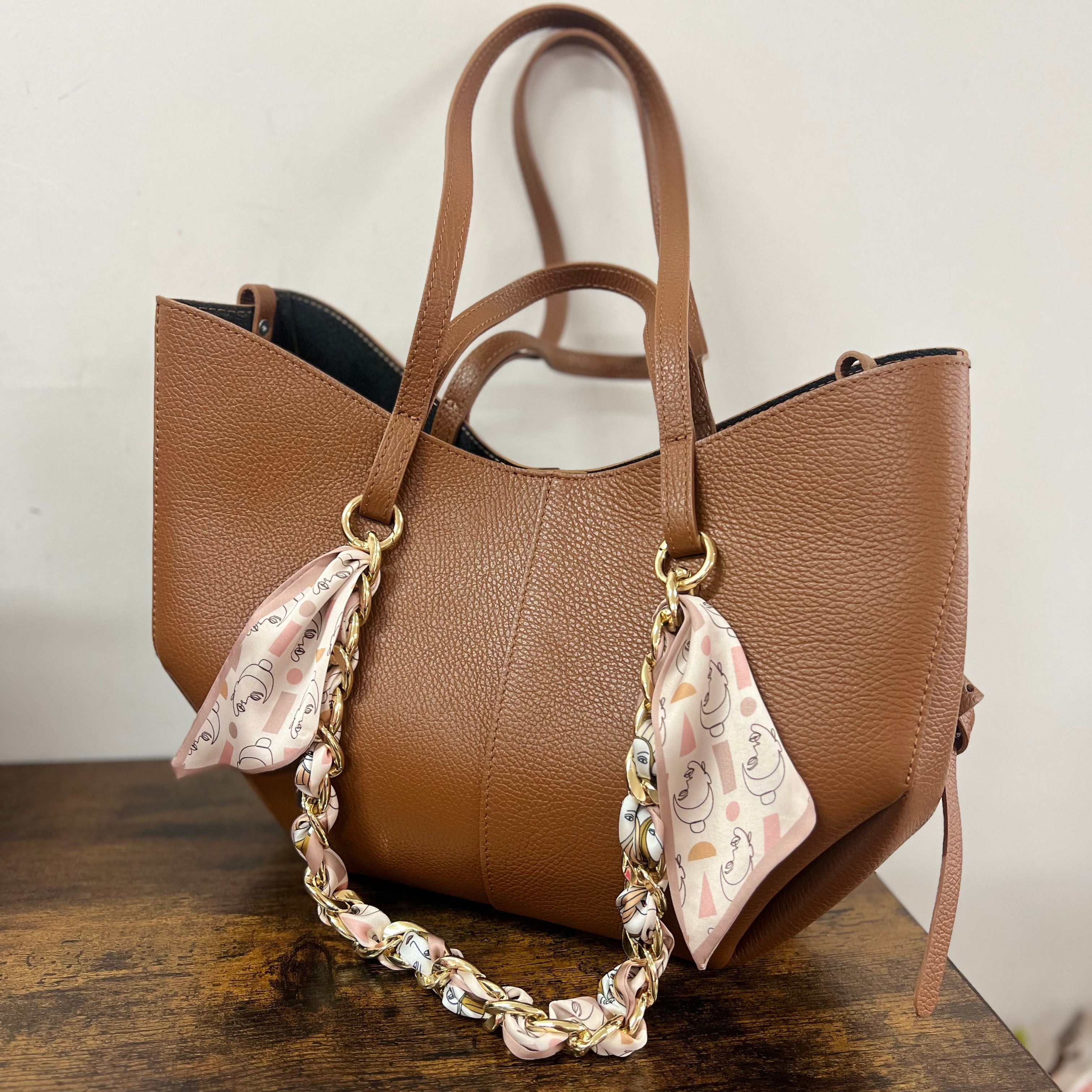 Catena foulard volti nude