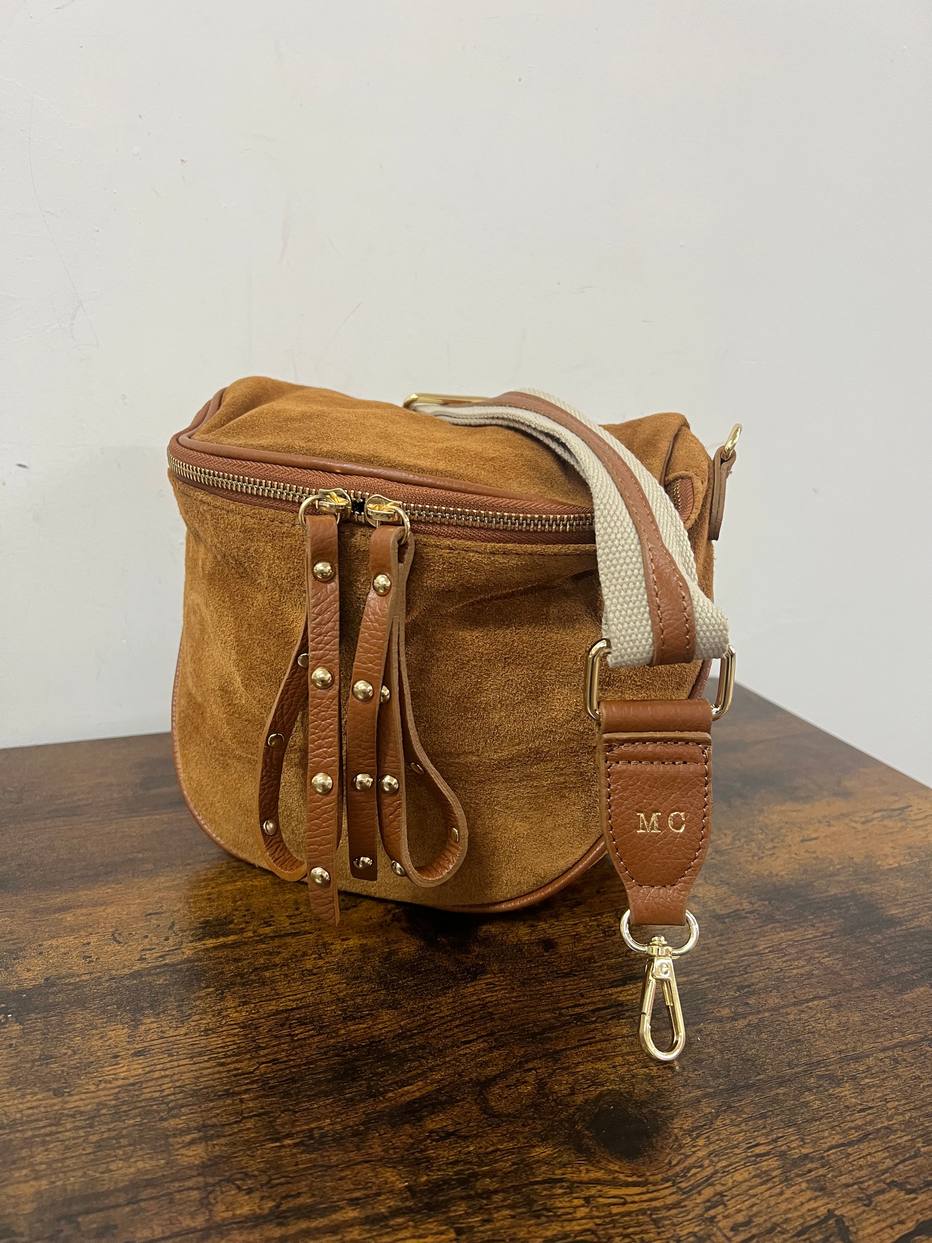 Marsupione z suede cuoio chiaro