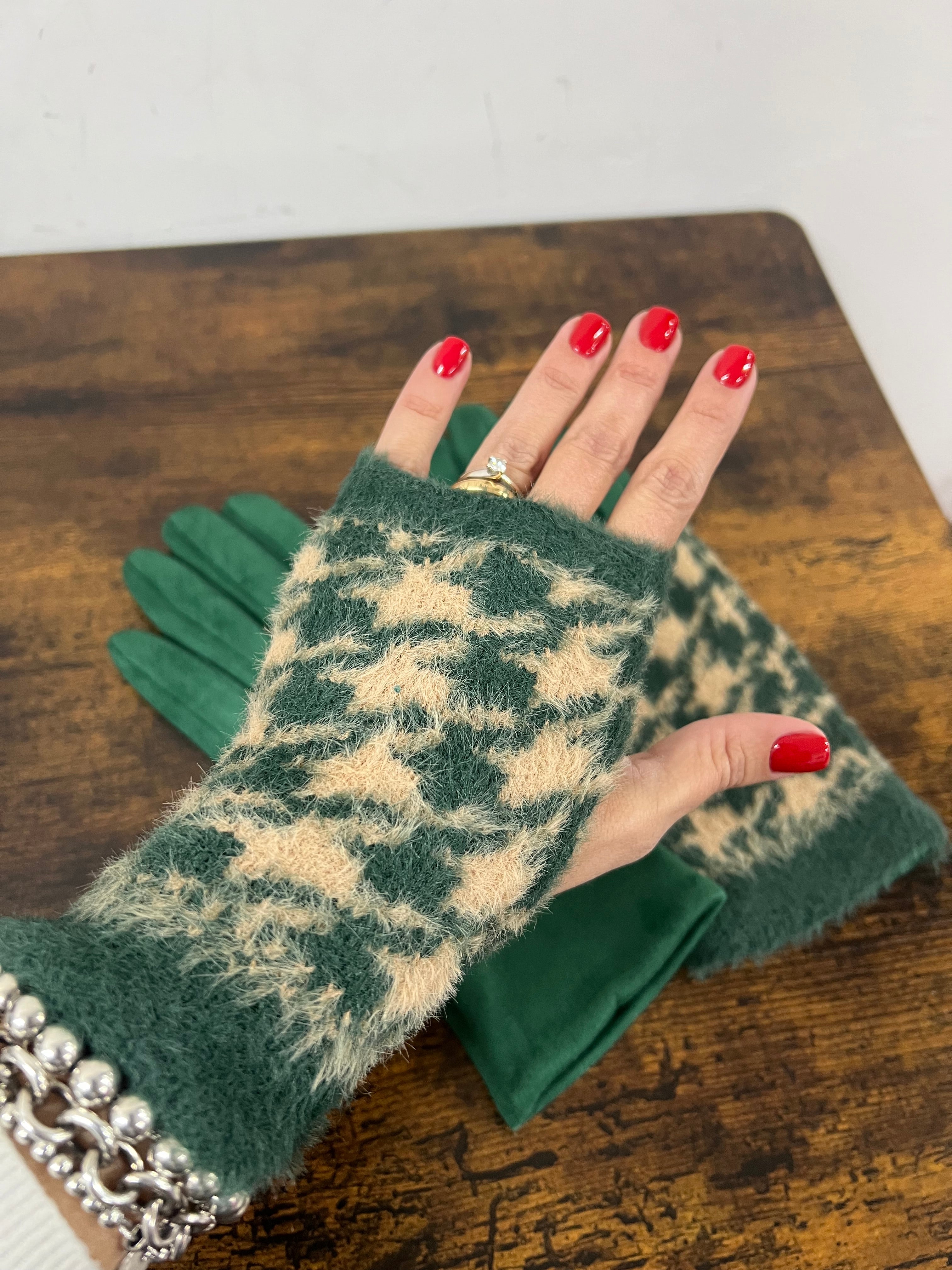 Emerald green houndstooth double glove