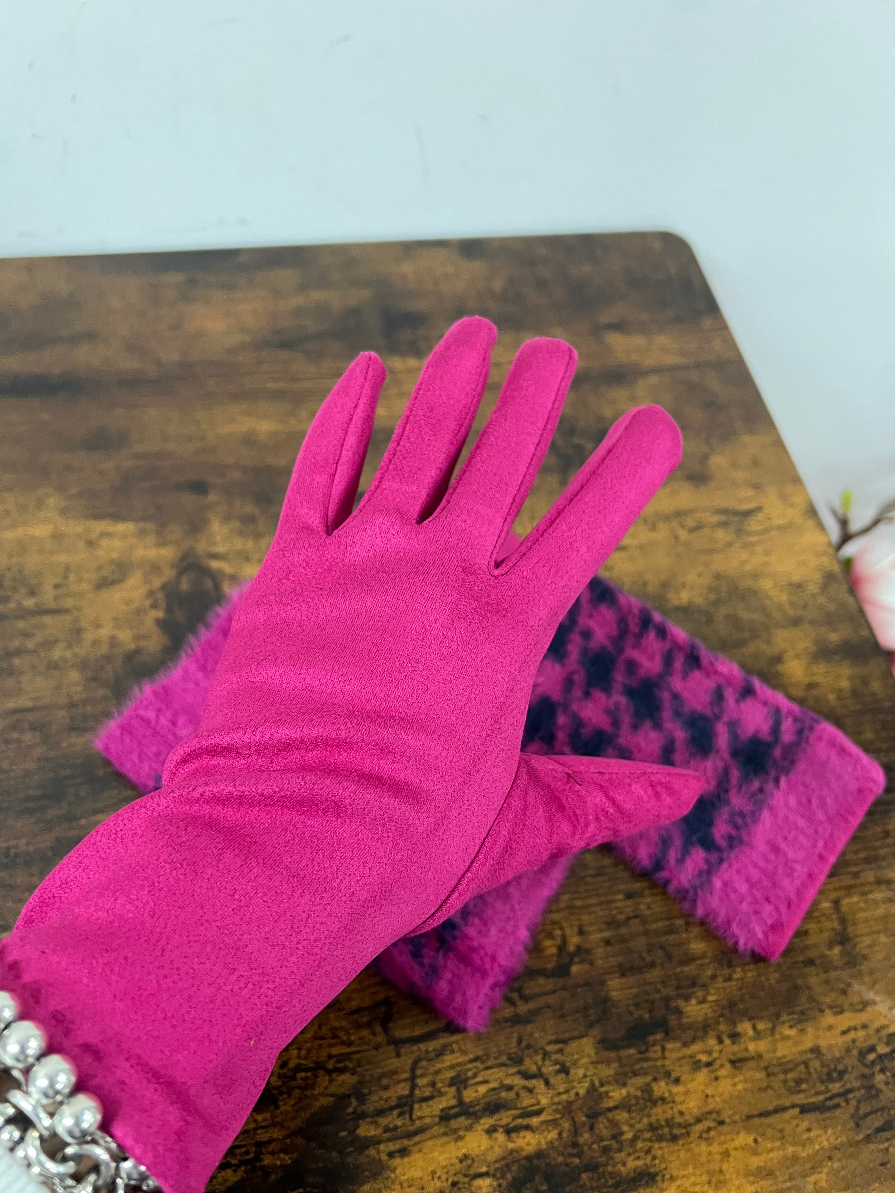 Fuchsia houndstooth double glove