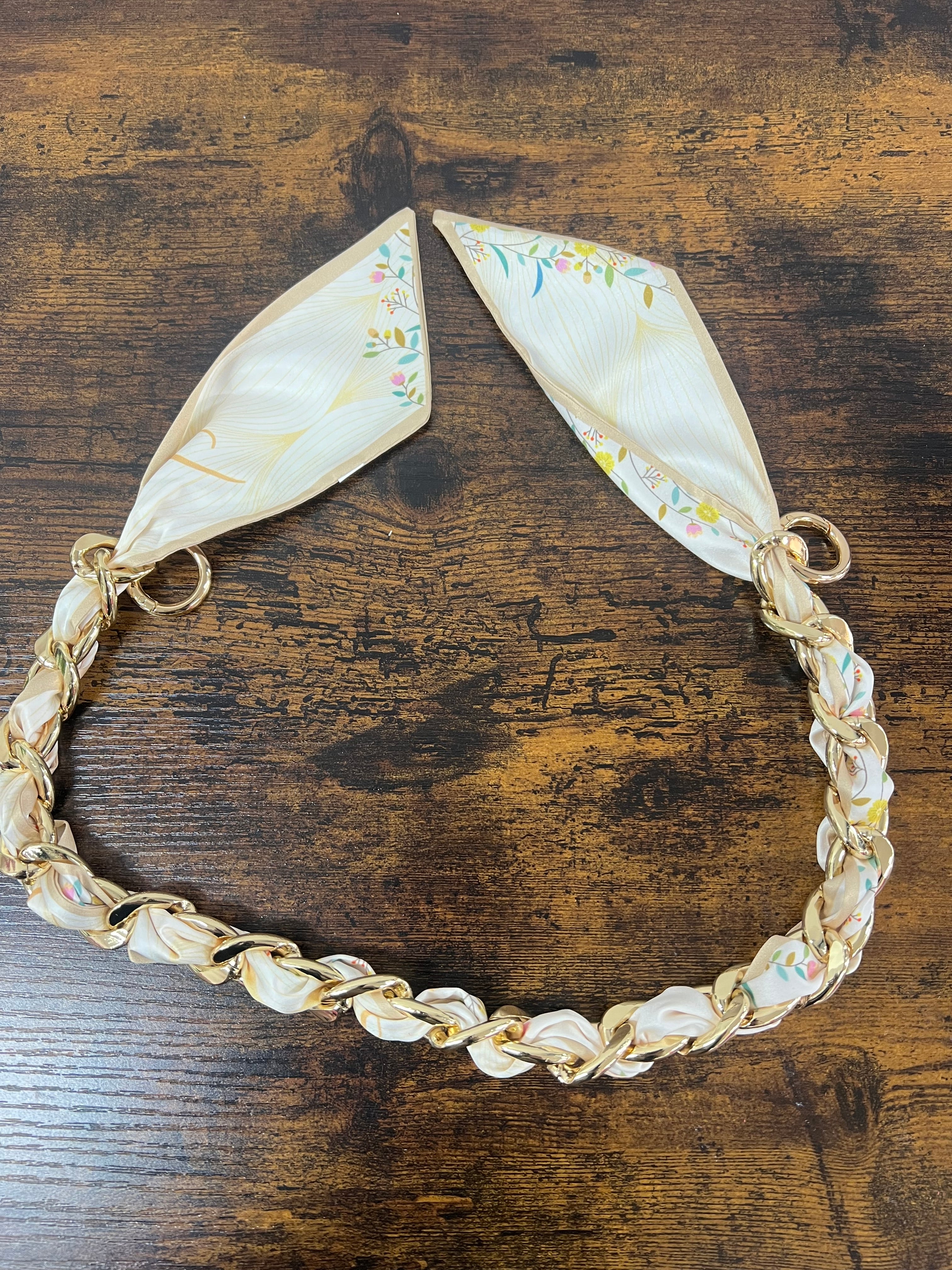Catena foulard fiori panna
