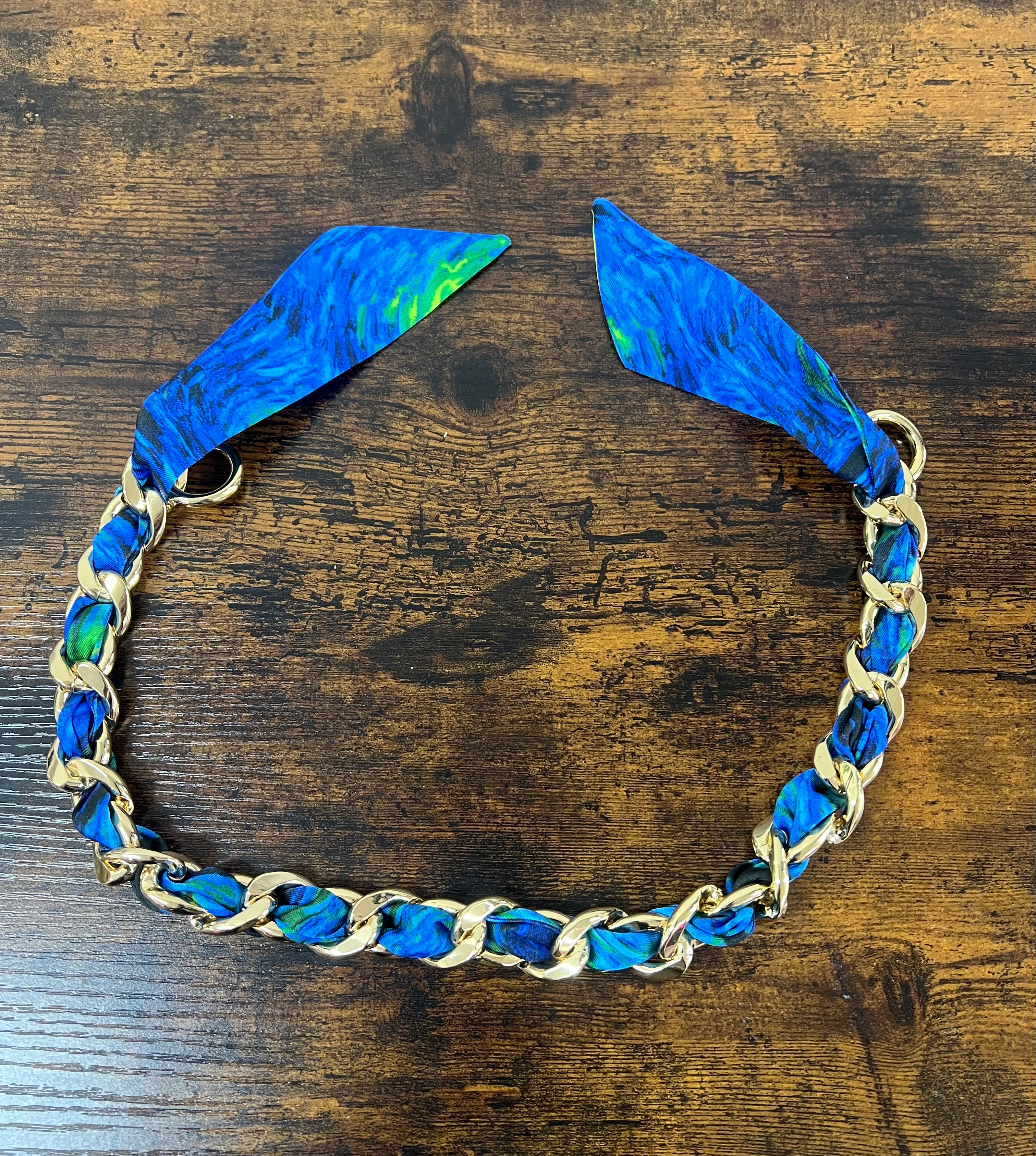 Catena foulard van blu elettrico