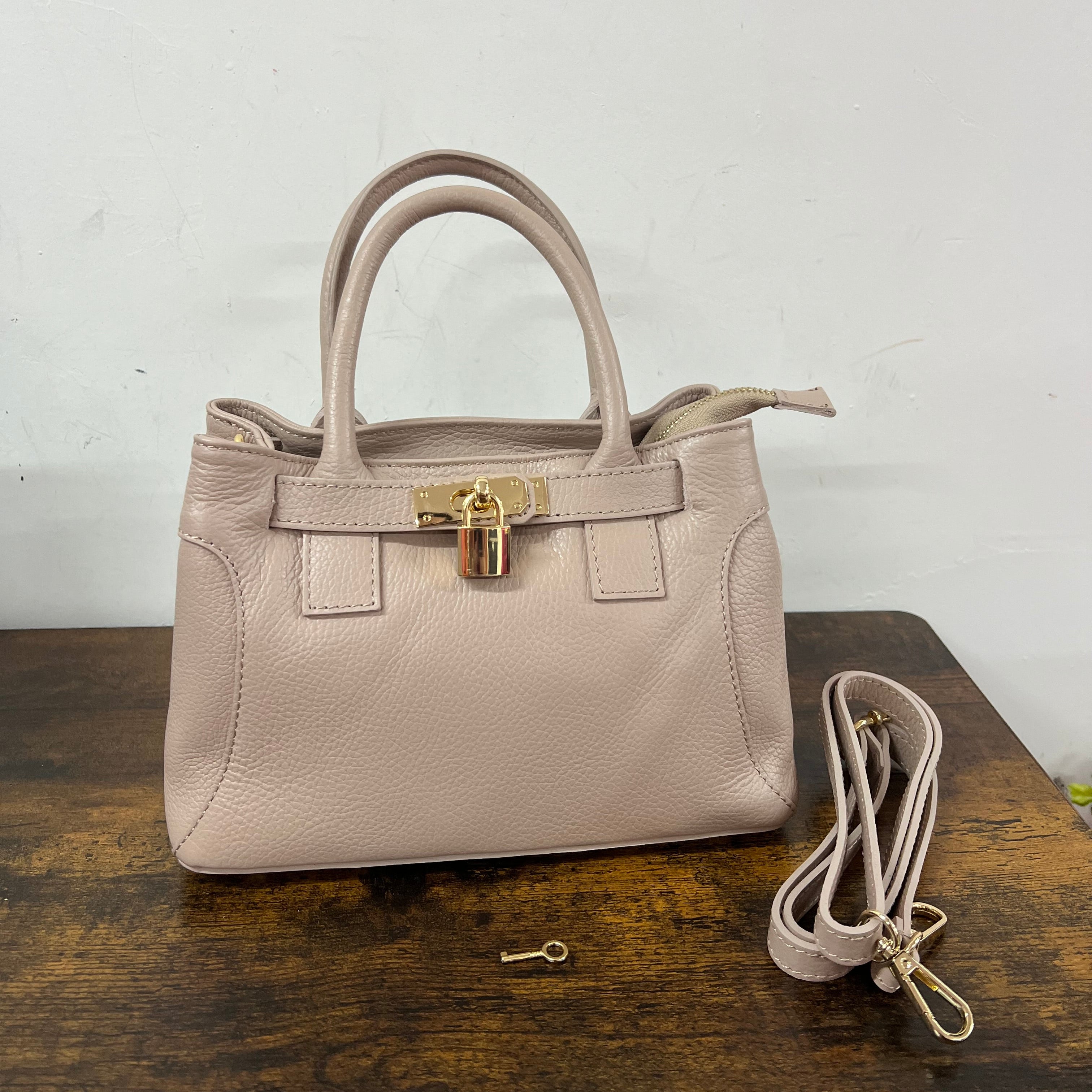 Shopper horse mini secret nude