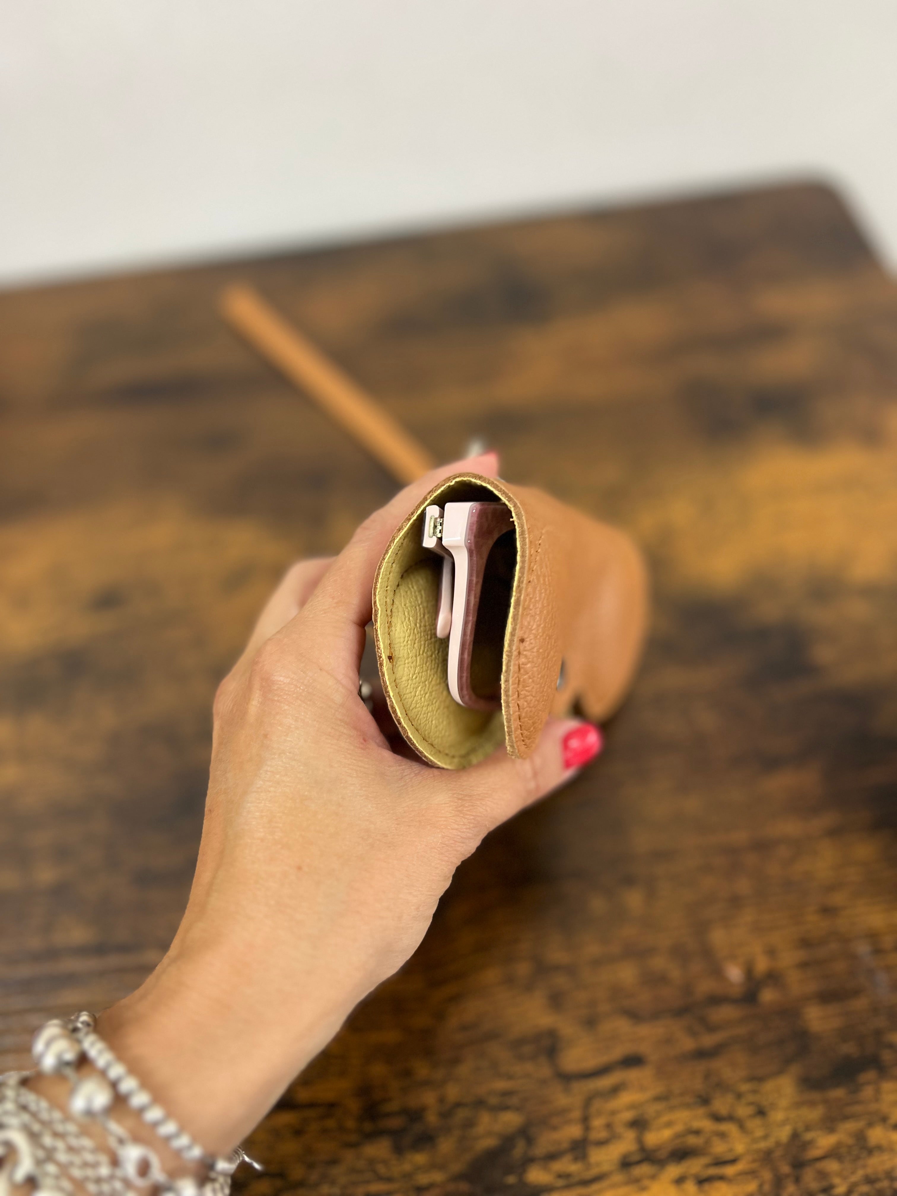 Glasses case z new light leather