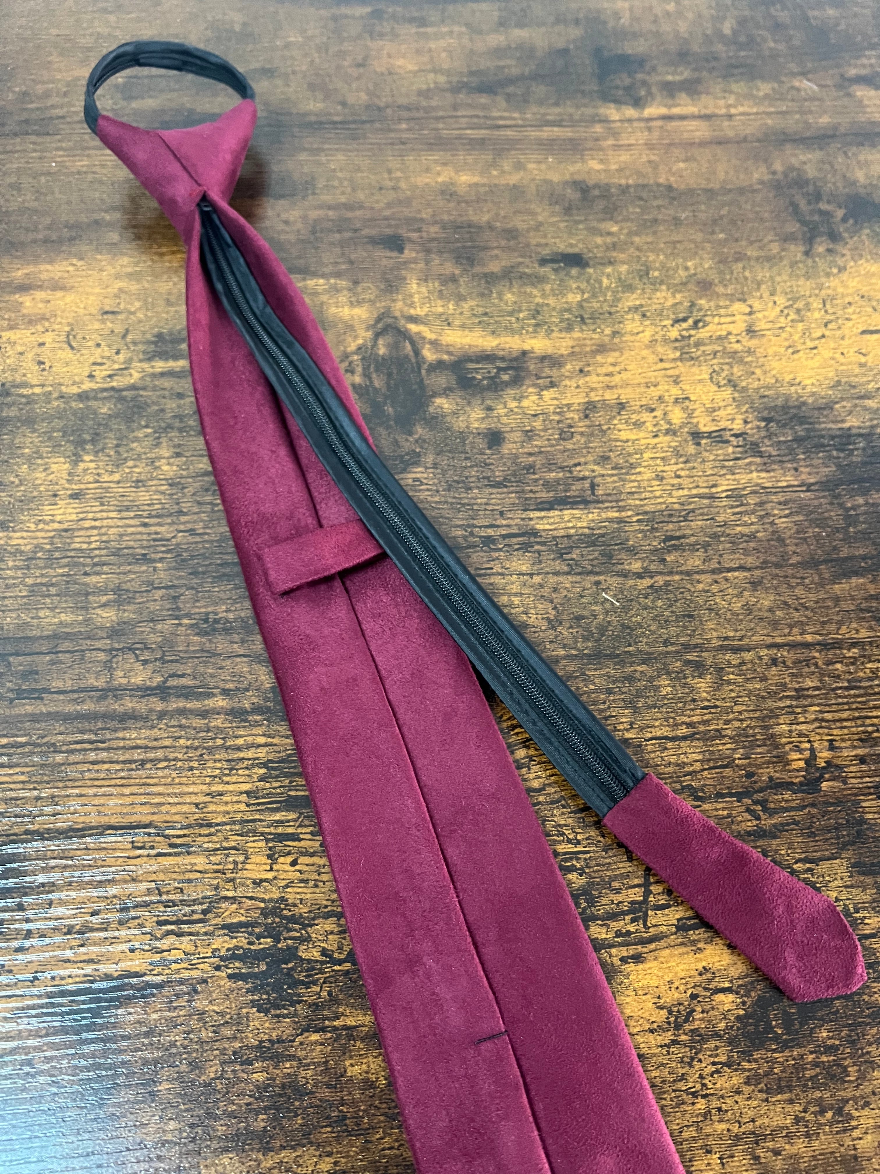Amaranth suede tie