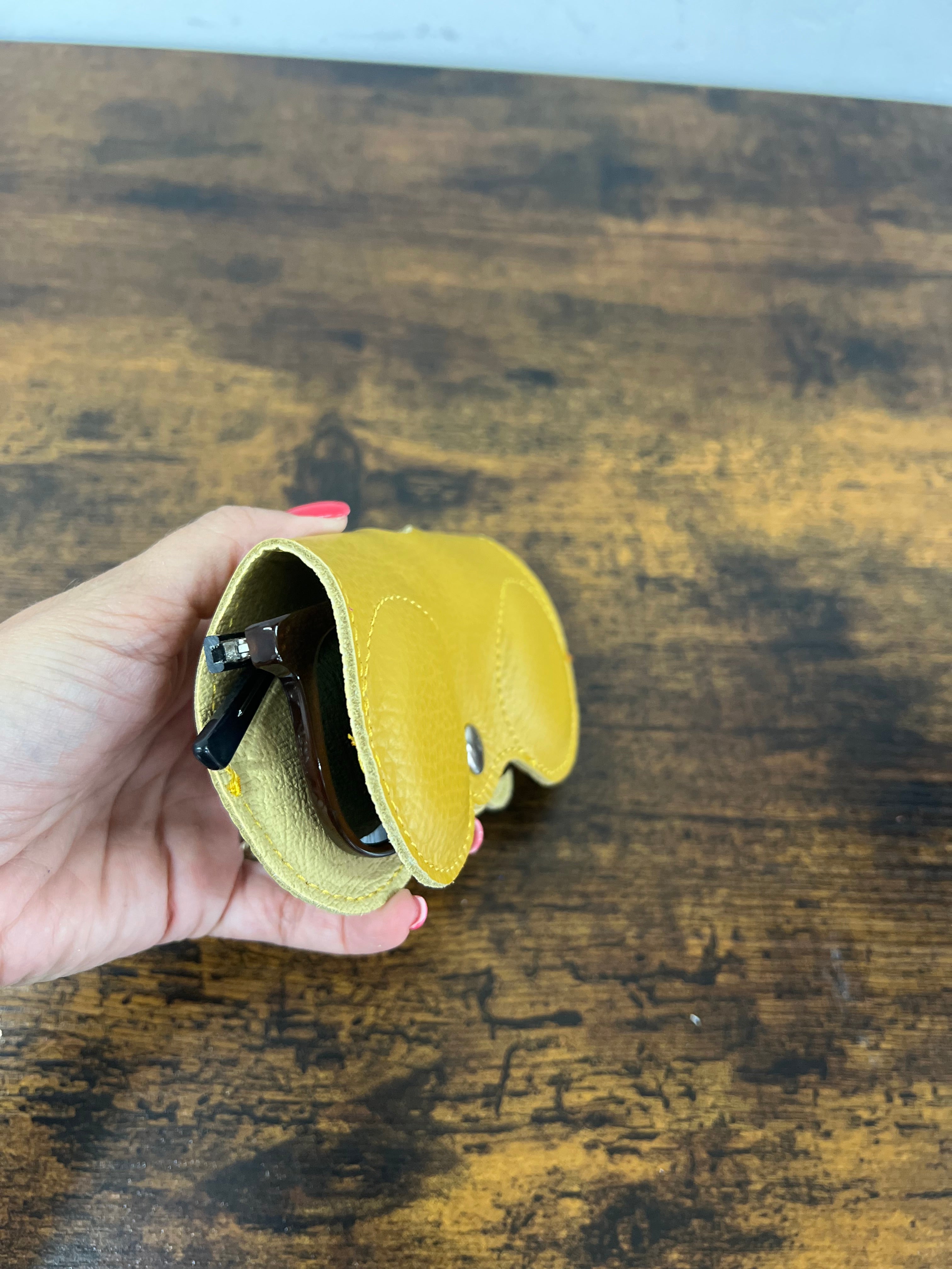 Glasses case Z new mustard