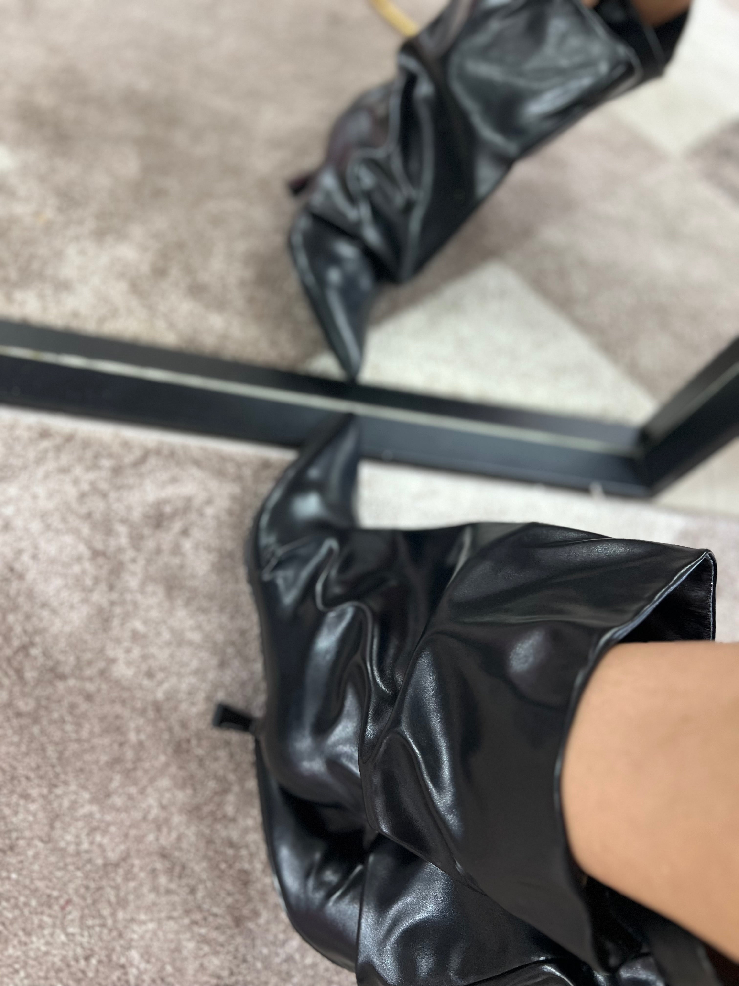 Bali black midi boot