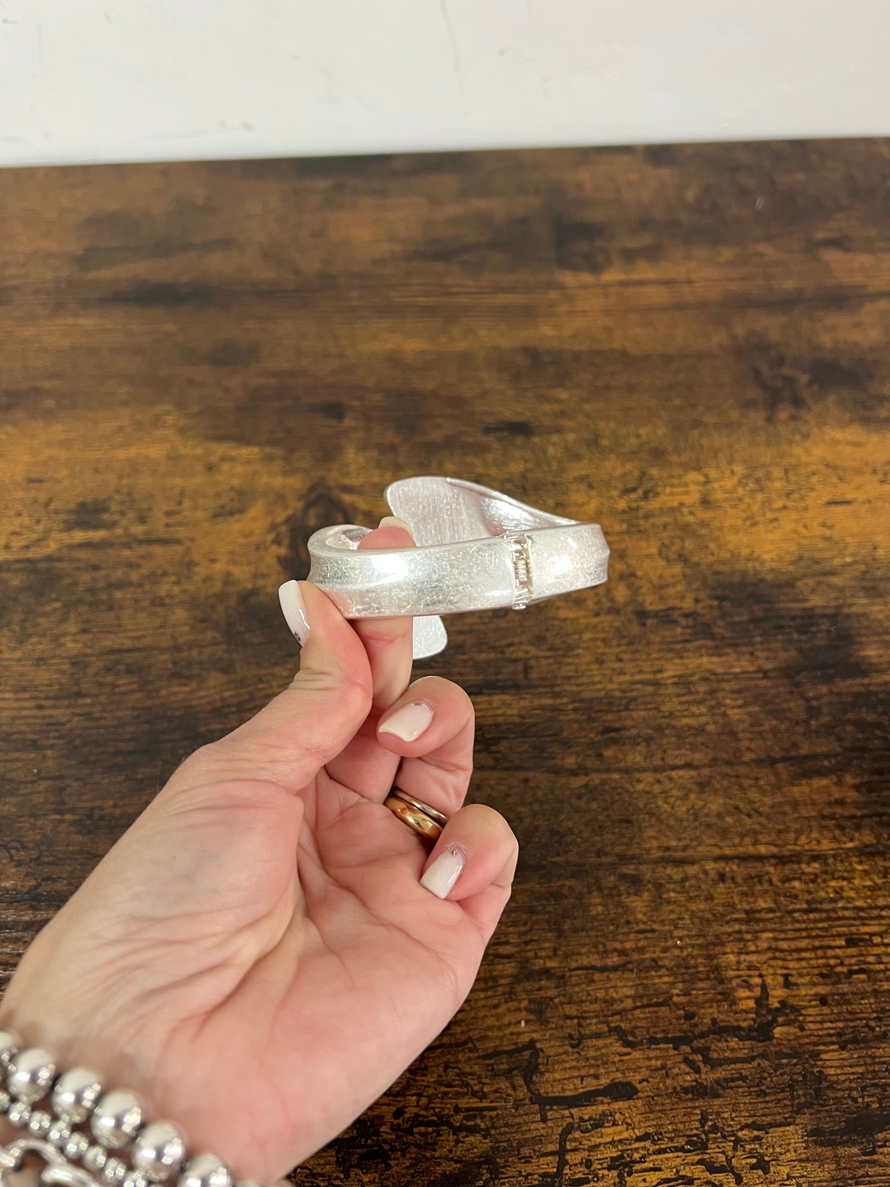 Bracciale rigido foglia argentato