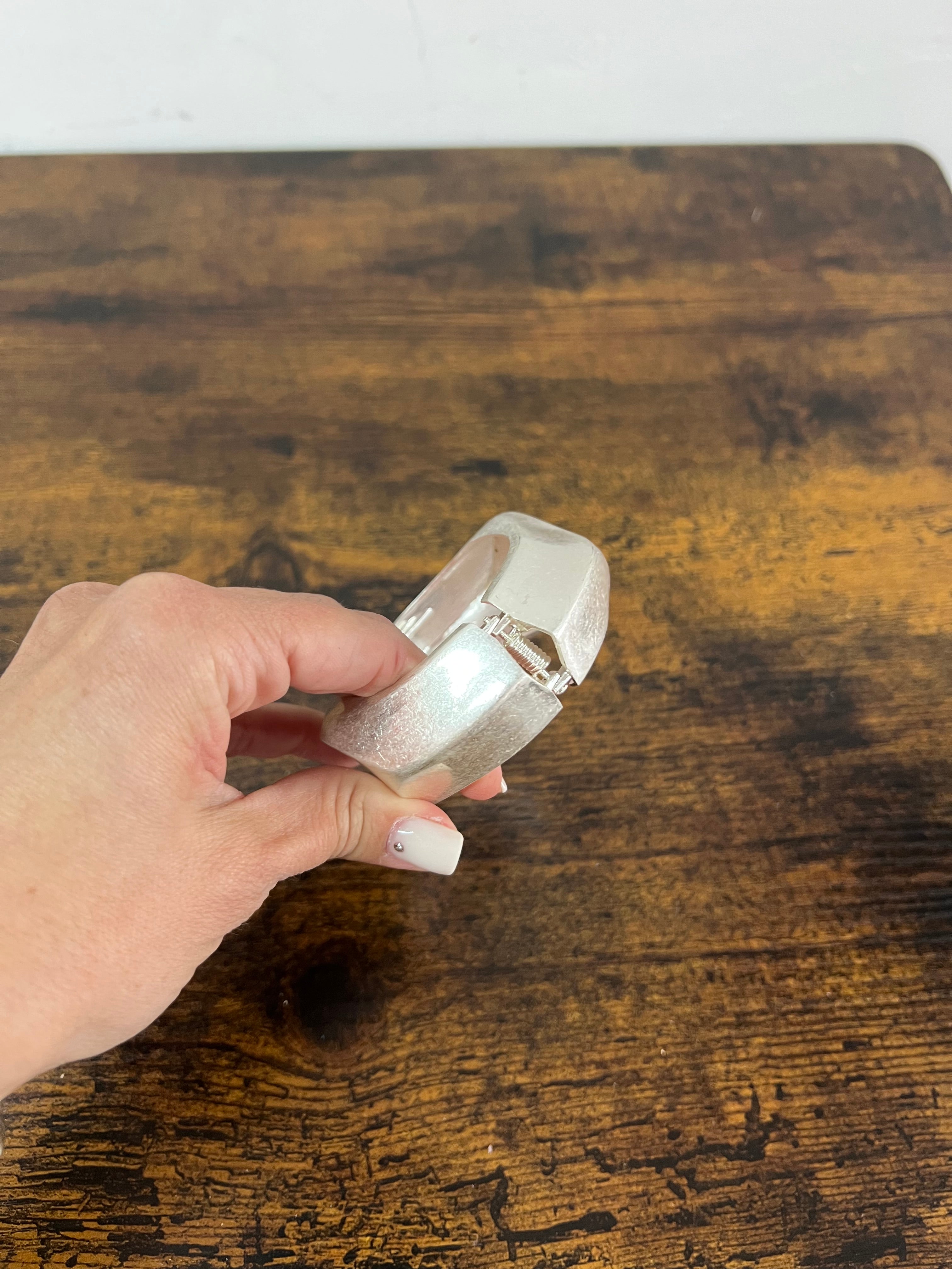 Bracciale rigido onda argentato