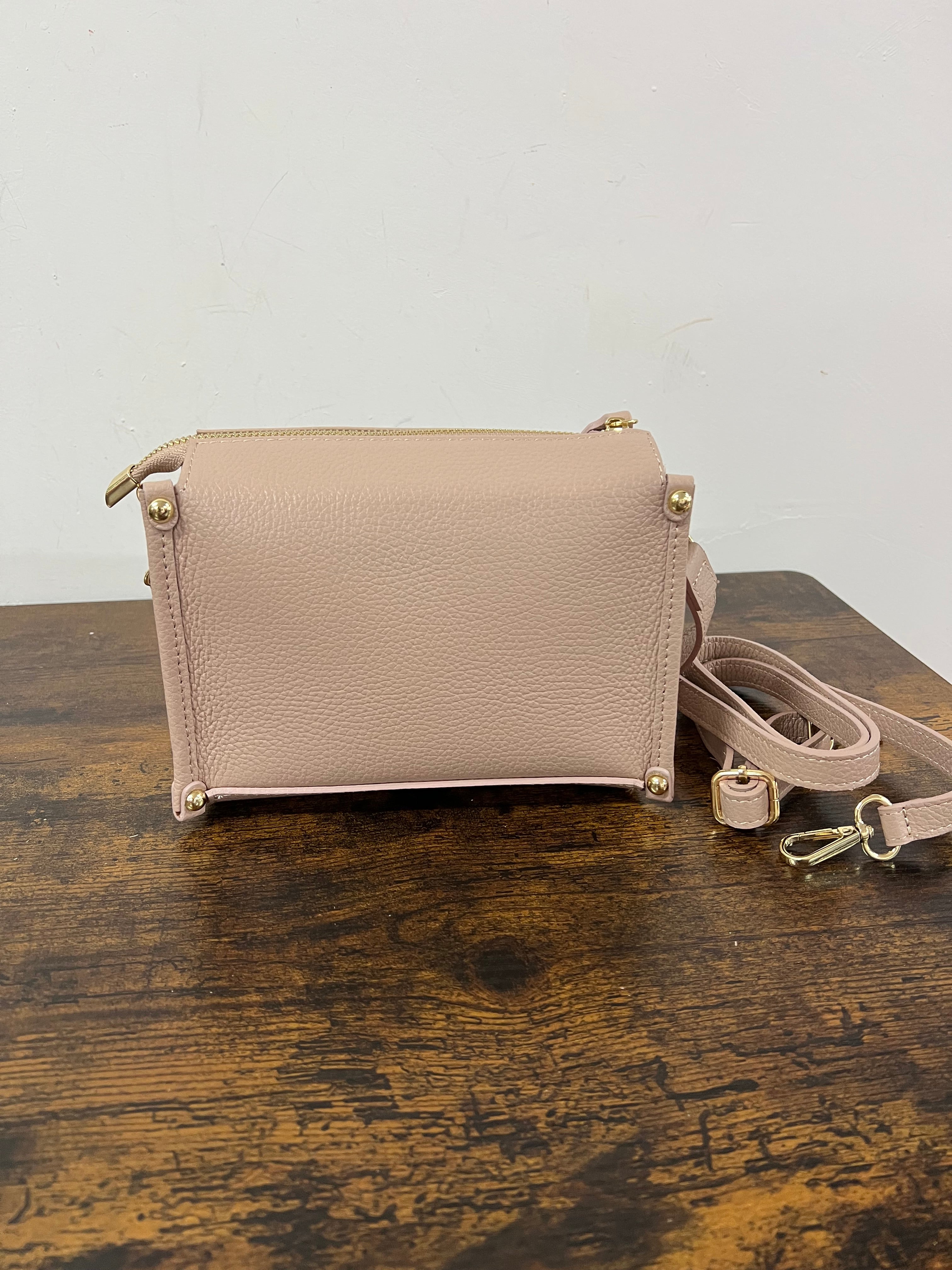 Twist mini nude