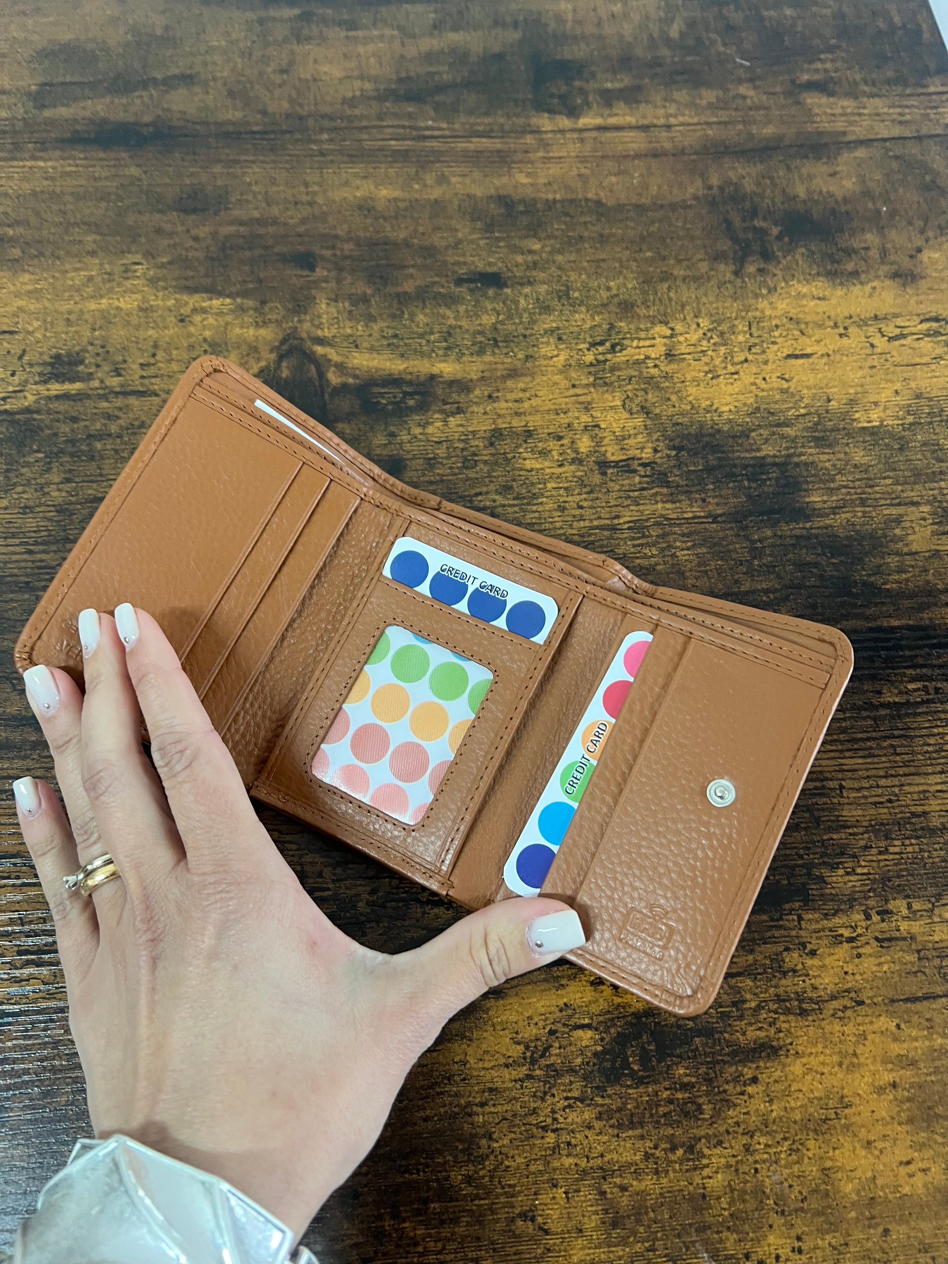 Compact basic dark extra leather