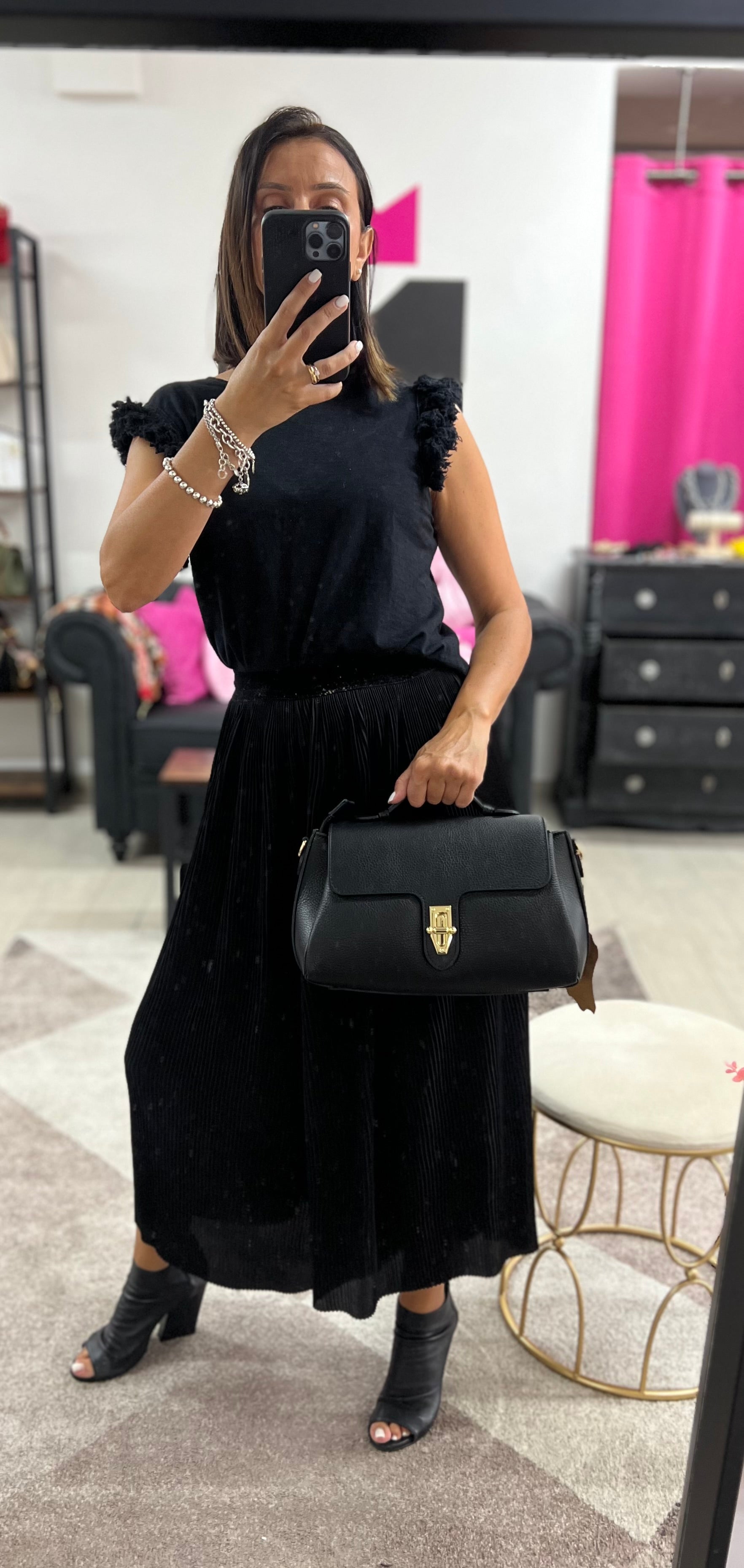 Elisa black