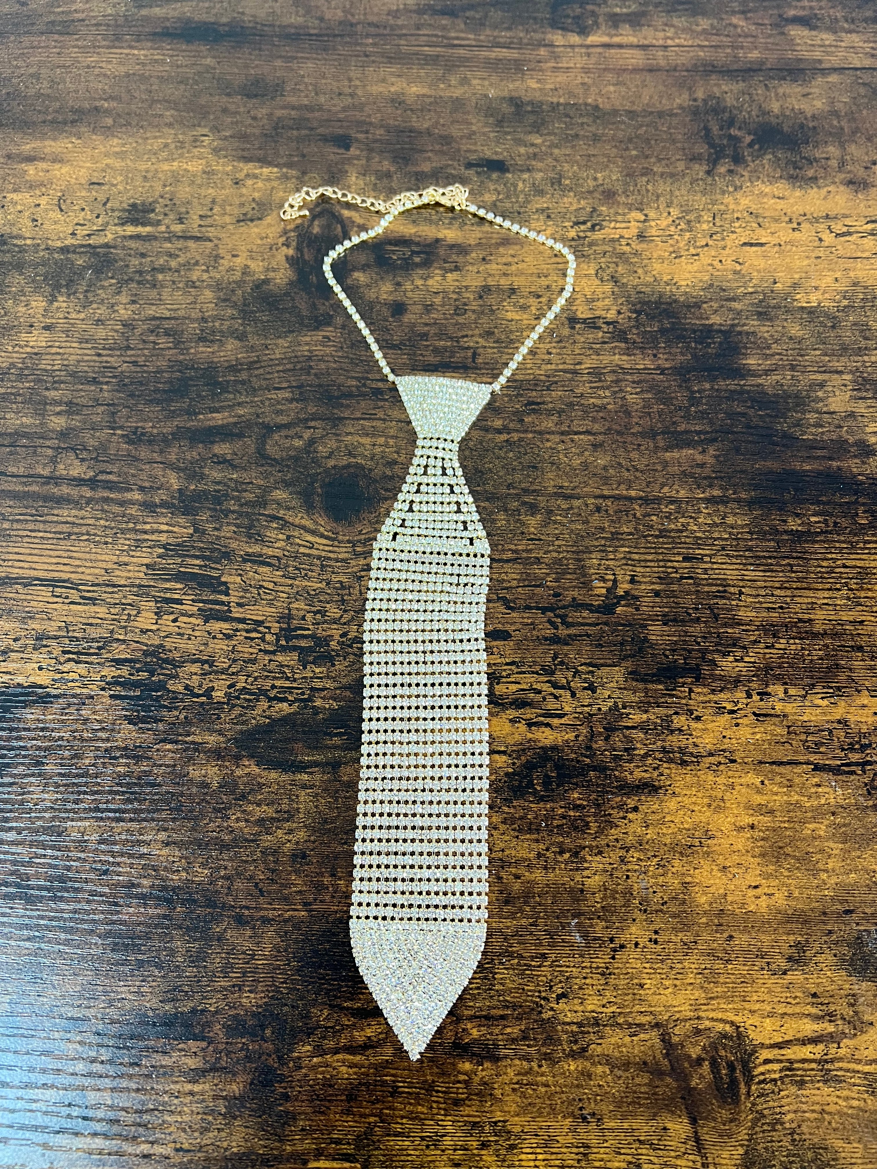 Cravatta corta strass bianco base dorata