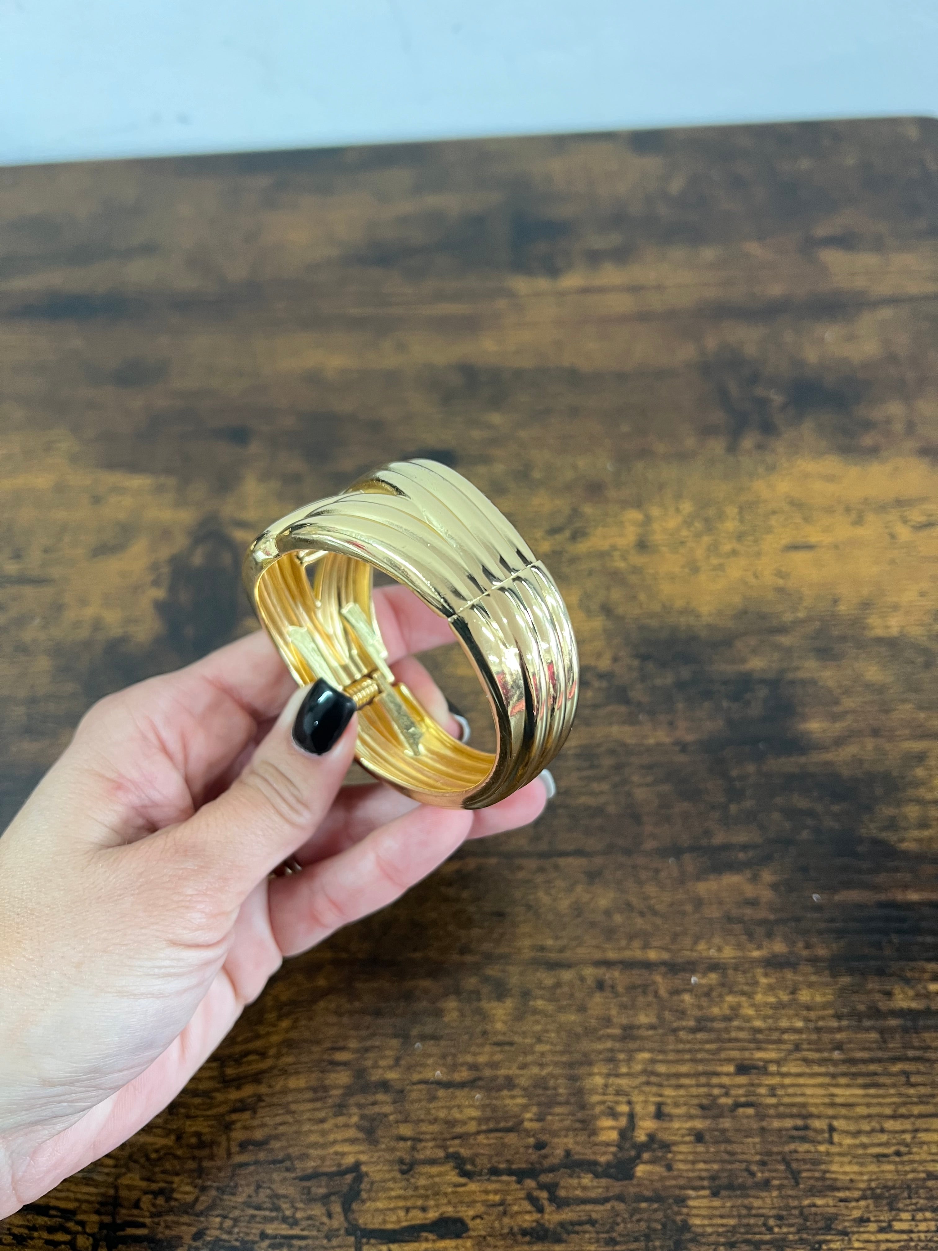 Bracciale rigido nodo dorato